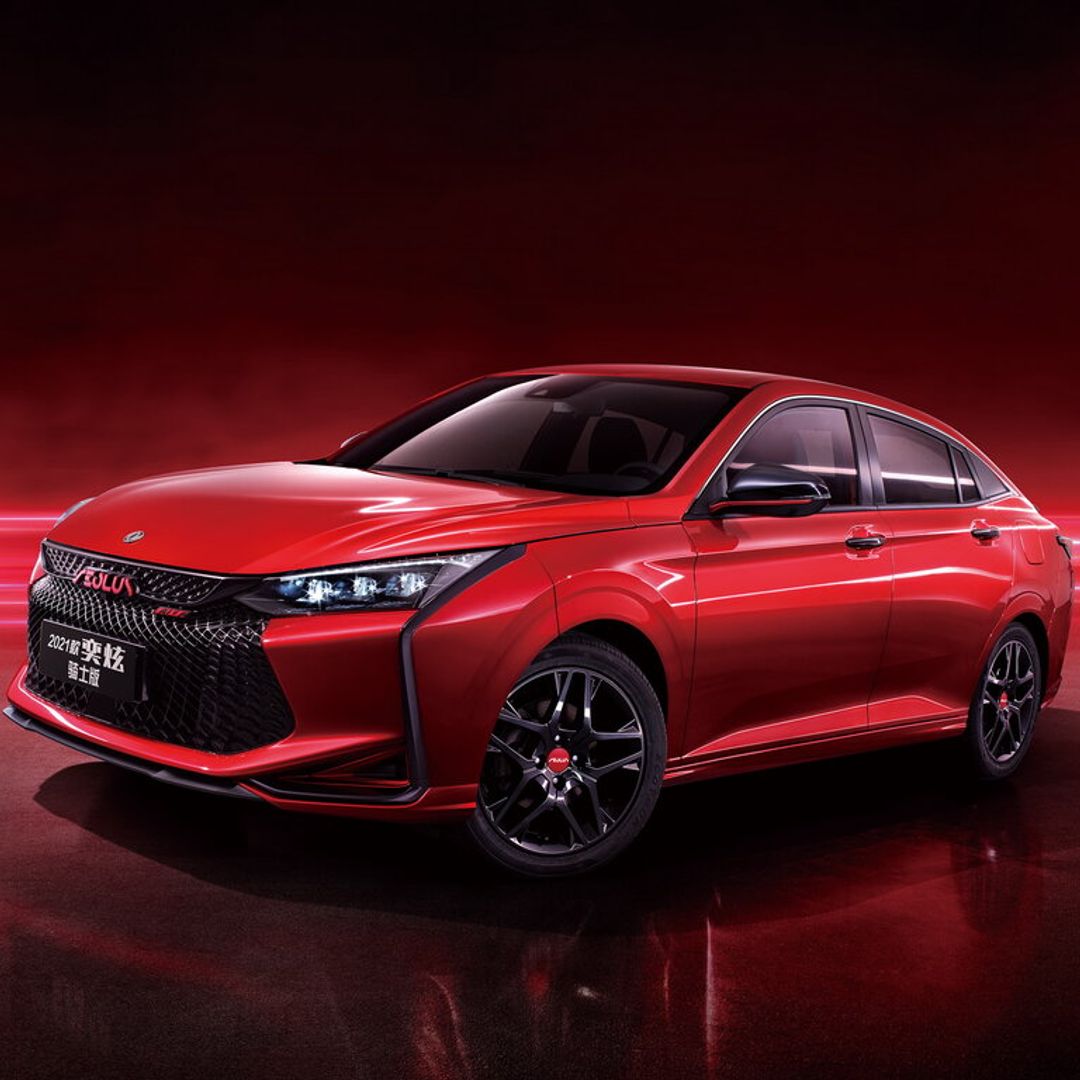 DONGFENG AEOLUS YIXUAN C65 angular front exterior view