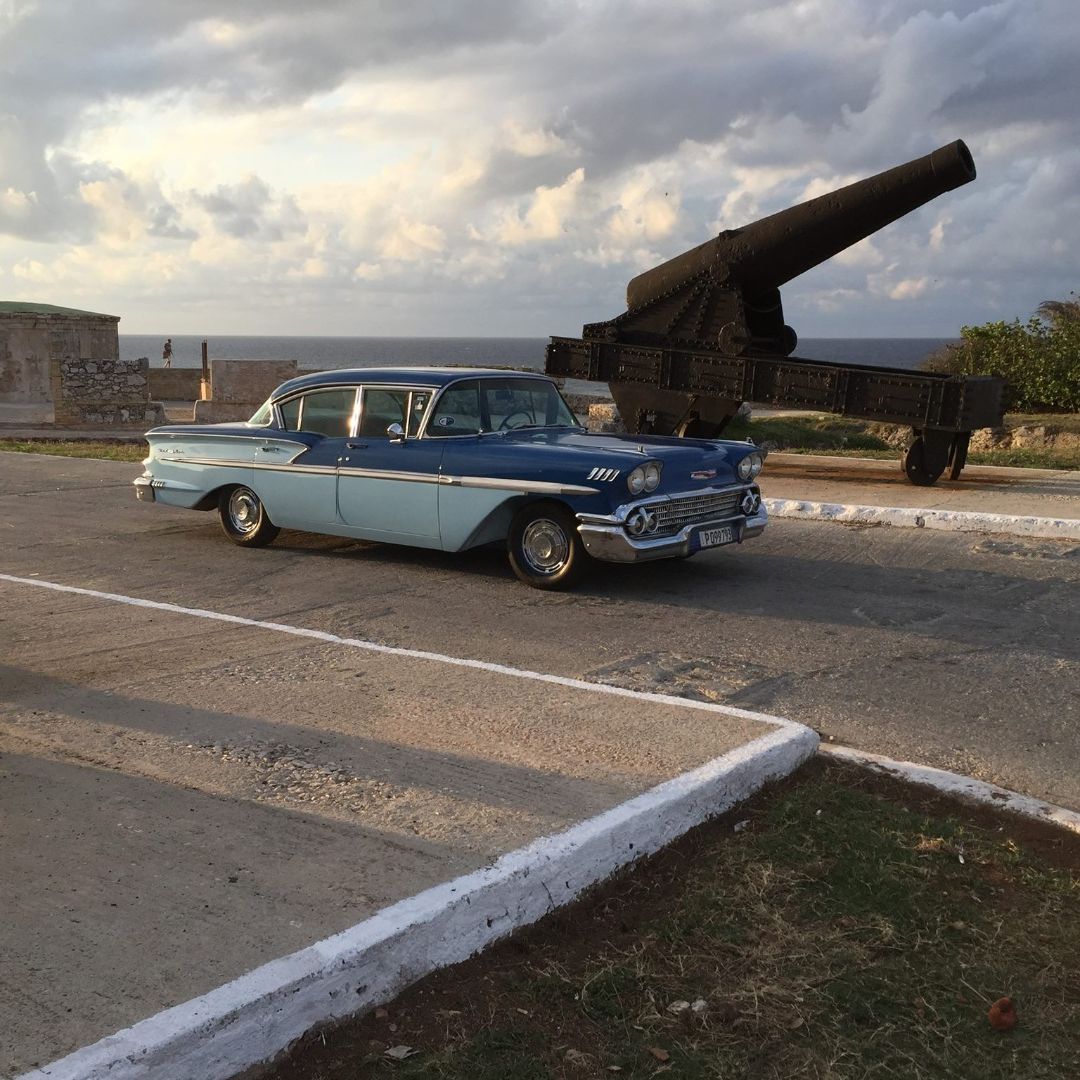 "CANNON SHOT CEREMONY IN AMERICAN CLASSIC CARS (HARD TOP)" Private Tour, Havana, Cuba.