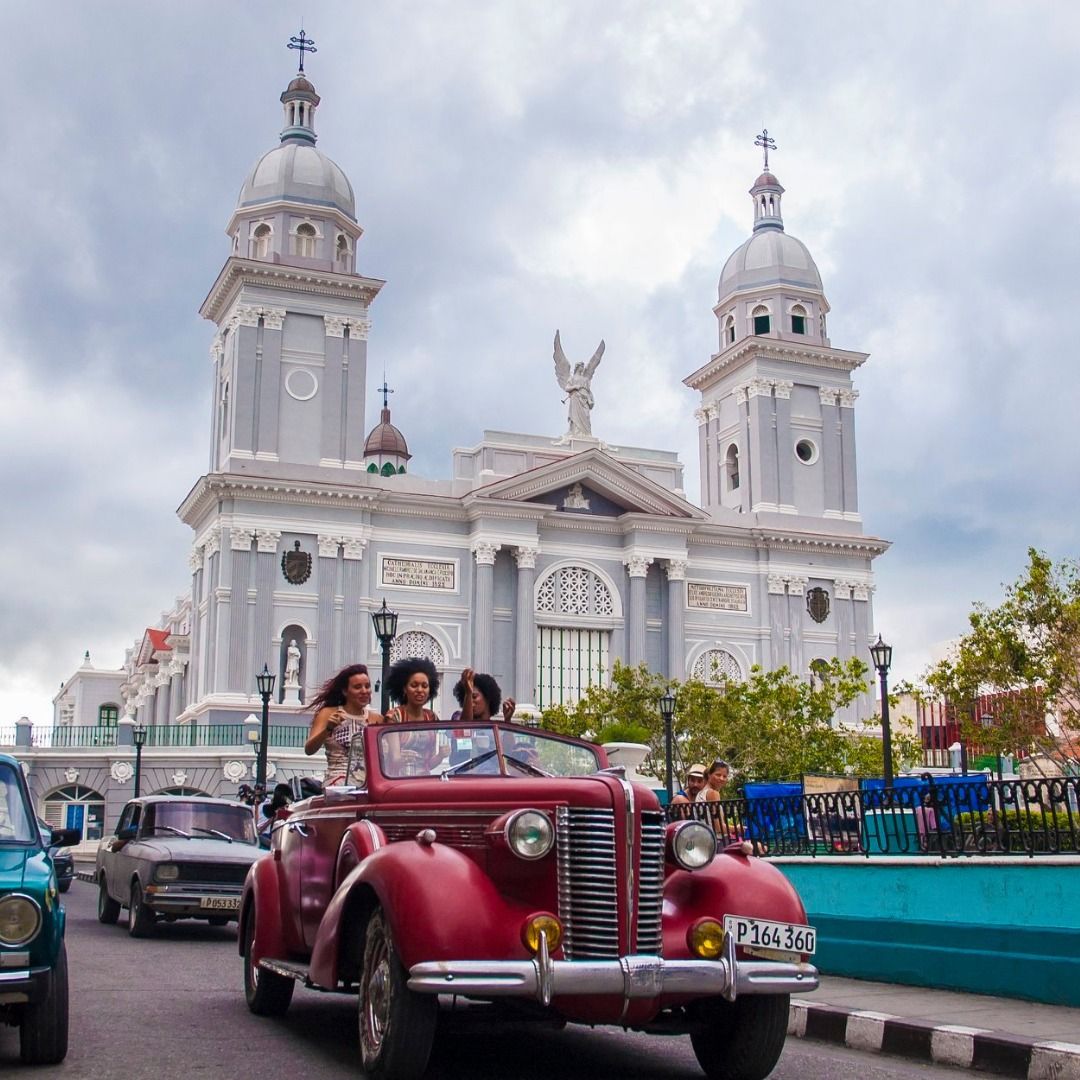 PANORAMIC CITY TOUR OF SANTIAGO DE CUBA IN OLD CARS" Tour