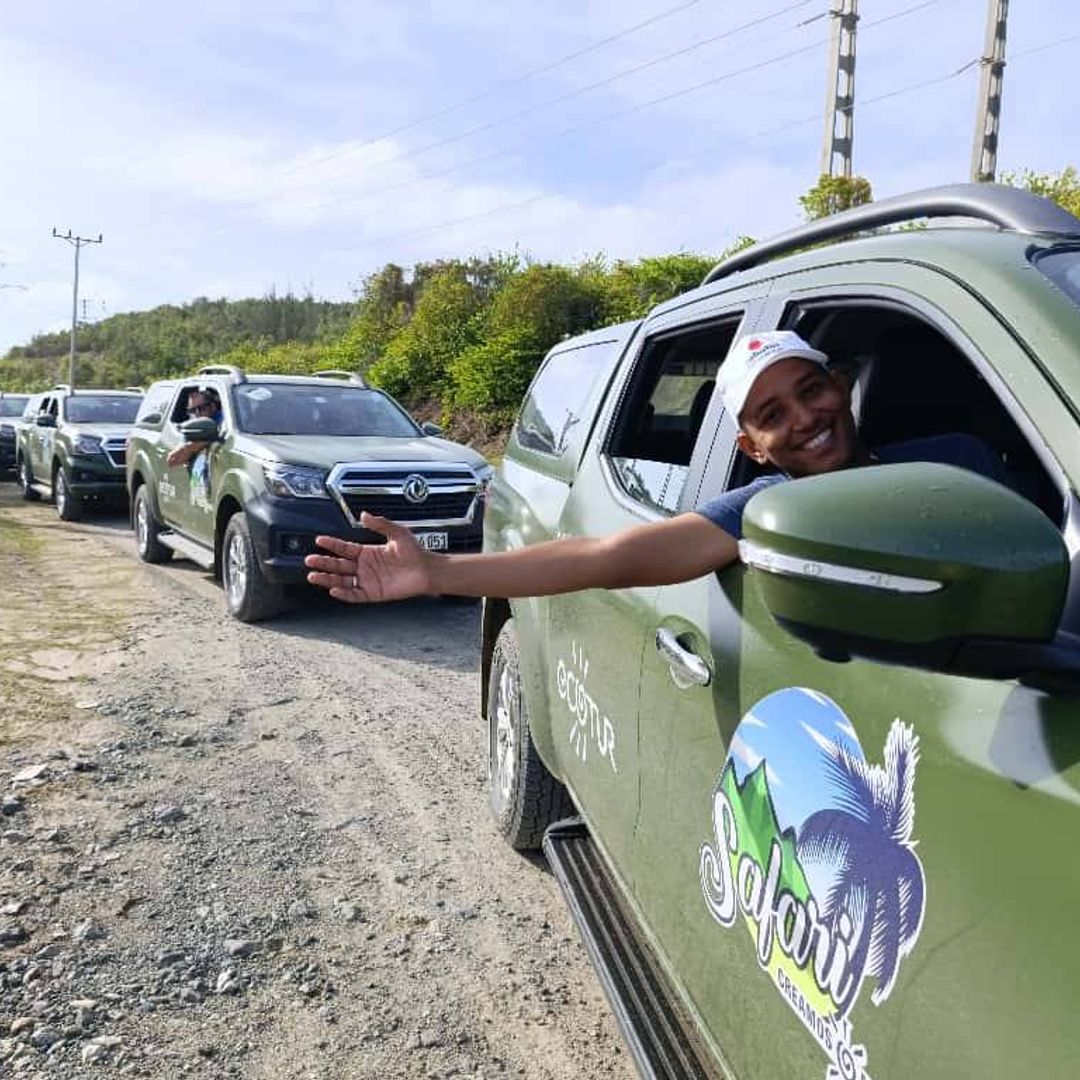 "VIP LOUNGE + PRIVATE TRANSFER TO HOLGUÍN AIRPORT" Tour
