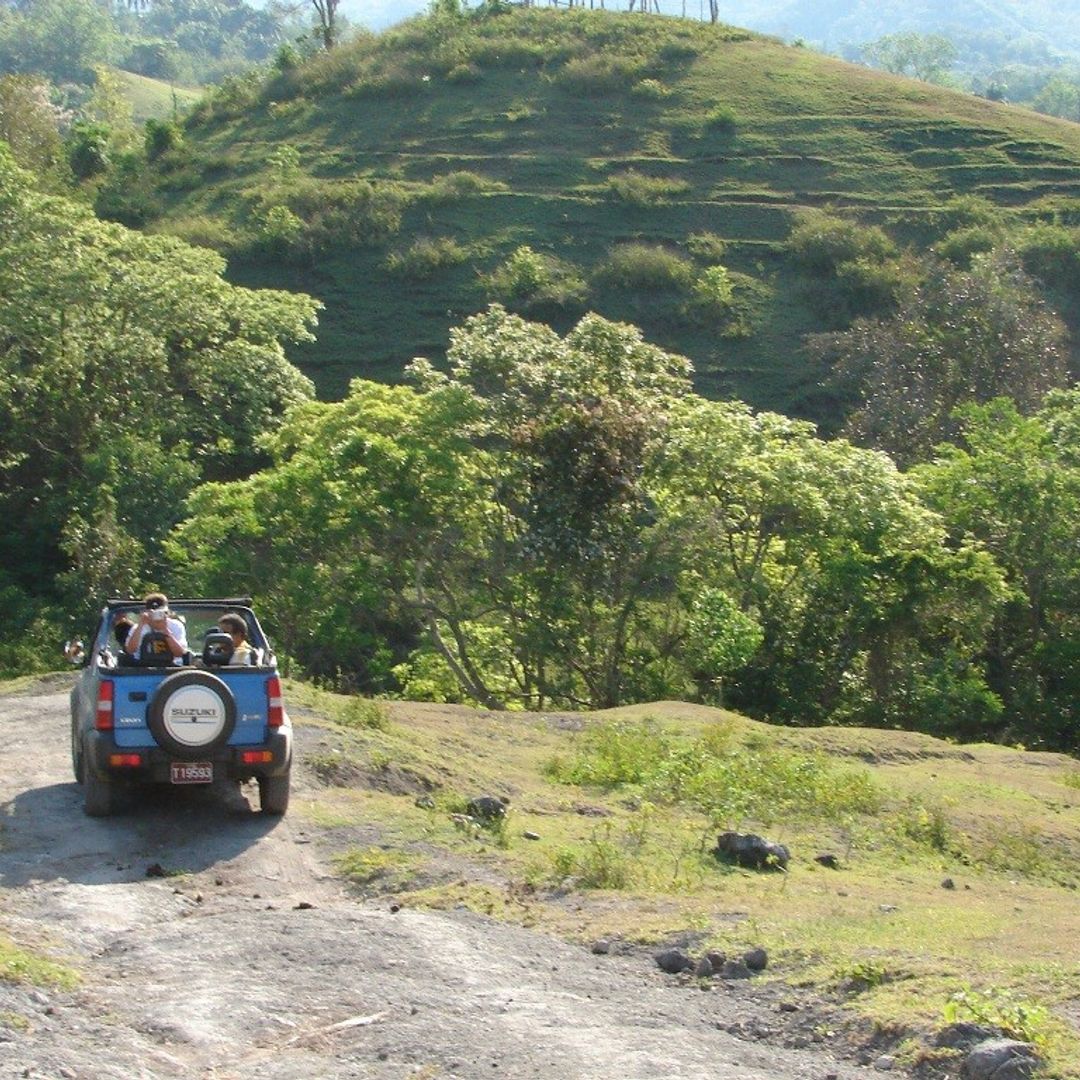 Jeep Safari "SUNSET A LO CUBANO", Holguín, Cuba