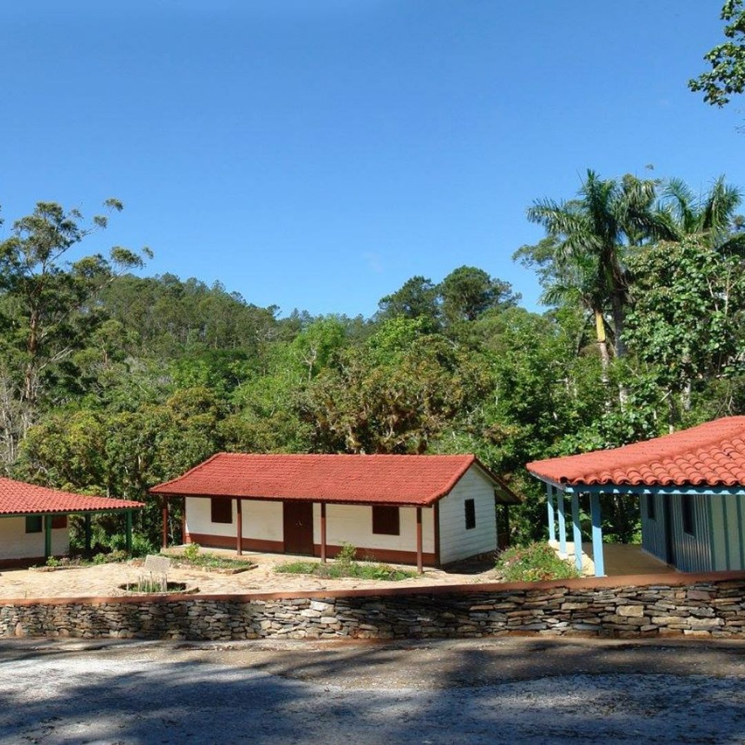 Plaza de las Memorias, “Ride to Valley of the Topes de Collantes Natural Park in Old Fashion American Classic Cars” Tour