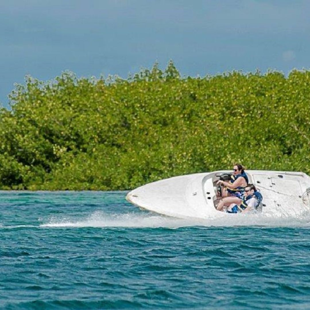 “BOAT ADVENTURE IN JARDINES DEL REY“ Tour (in Speed Boat), Ciego de Ávila, Cuba.