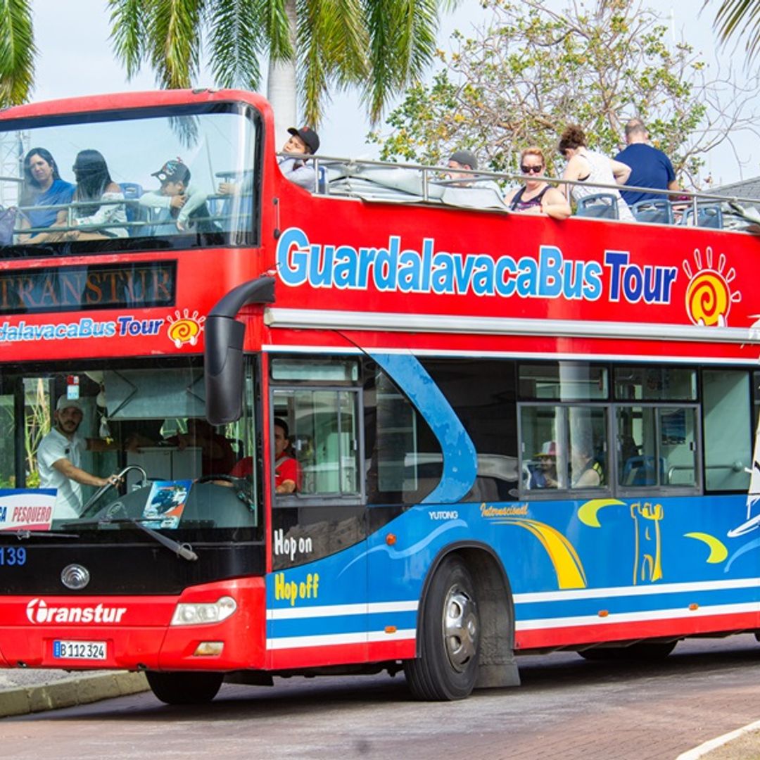 Guardalavaca bus tour, Holguín, Cuba.