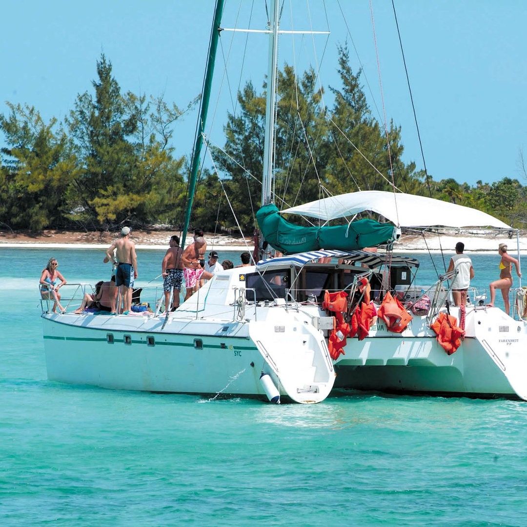 Catamarant tours in Cayo Largo del Sur
