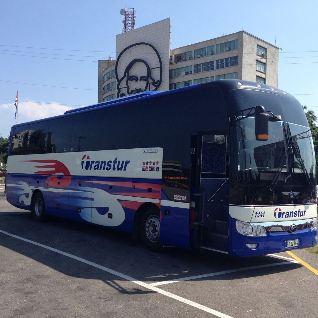 “EL EXPRESO DE CUBA: HAVANA / CIEGO DE ÁVILA / CAMAGÜEY / HOLGUÍN / SANTIAGO DE CUBA“ Collective Transfer Services