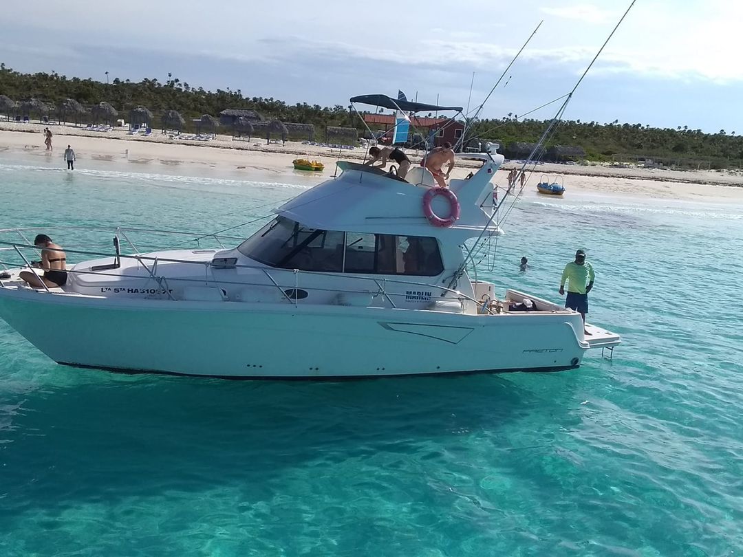 “DEEP SEA FISHING IN JARDINES DEL REY (FULL DAY 7 HRS / HALF DAY 3 HRS (UP TO 4 PAX)“ Tour, Ciego de Ávila, Cuba.