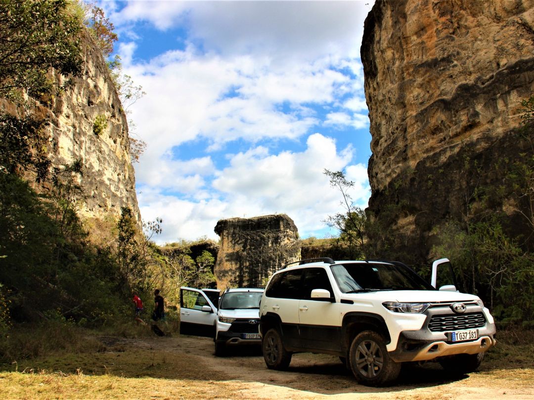 Jeep Safari "MATANZAS - RIO CANIMAR"