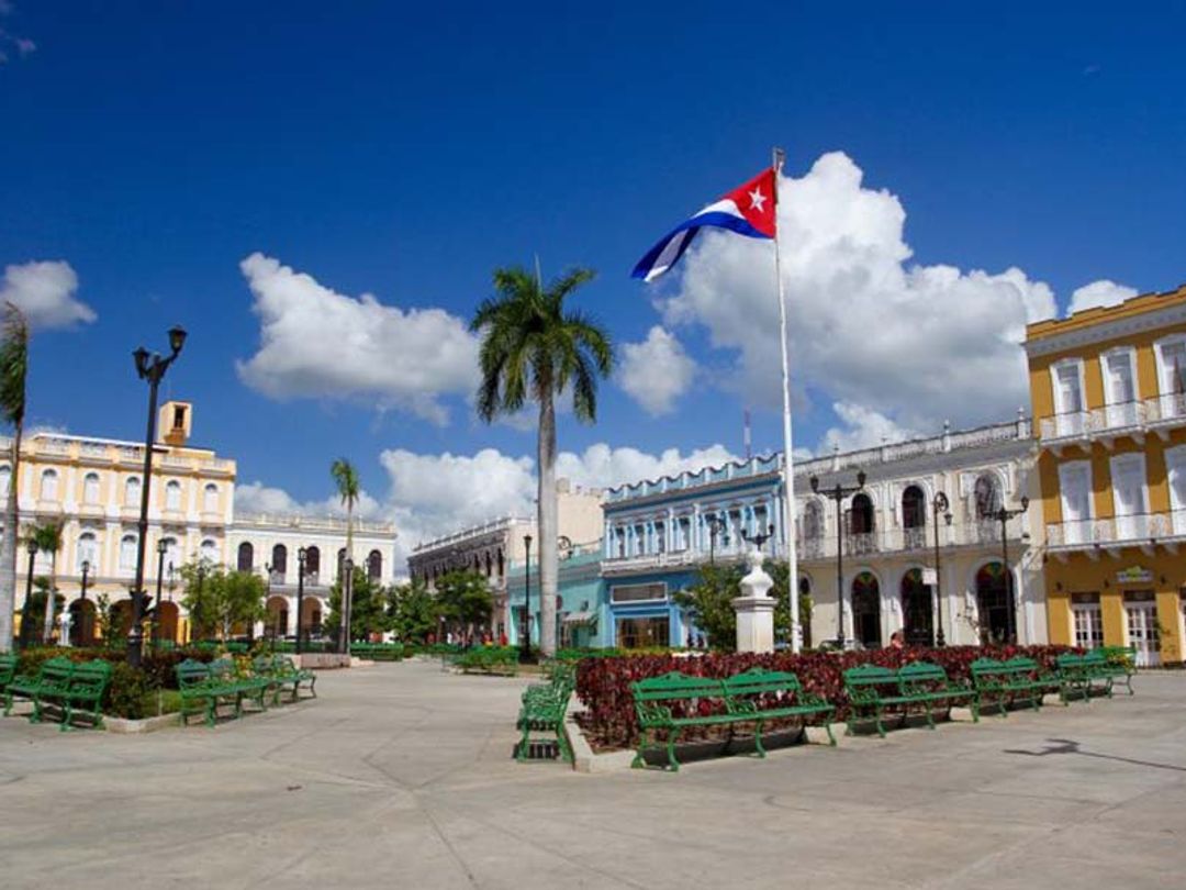 The Central Park Serafin Sanchez panoramic view, “Ride to Sancti Spíritus, Santa Clara & Remedios in Old Fashion American Classic Cars” Overnight Tour (2 days / 1 night)
