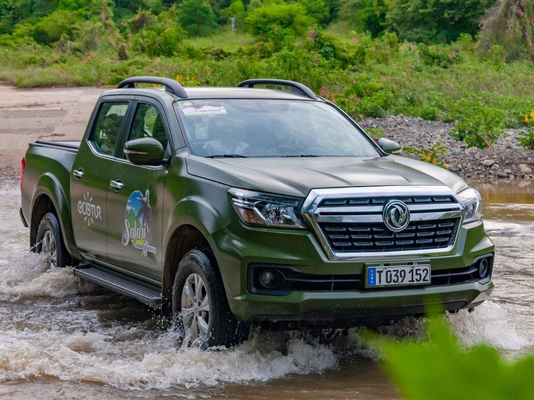 "PRIVATE TRANSFER MAREA DEL PORTILLO - HOLGUÍN AIRPORT" Tour