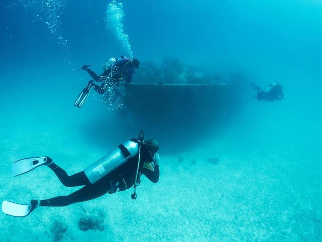 “SCUBA DIVING IN JARDINES DEL REY”