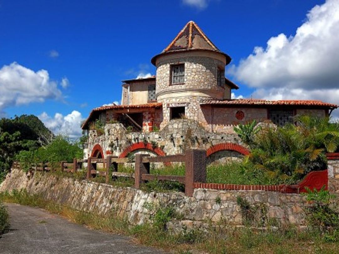 Castle of the clouds,  "Nature and history" Soroa Trail