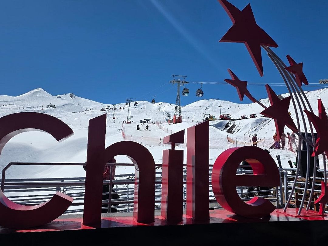 “PANORAMIC VISIT THROUGH THE CHILEAN MOUNTAIN RANGE” Tour, Valle Nevado, El Colorado, and Parque Farellones, Chile.