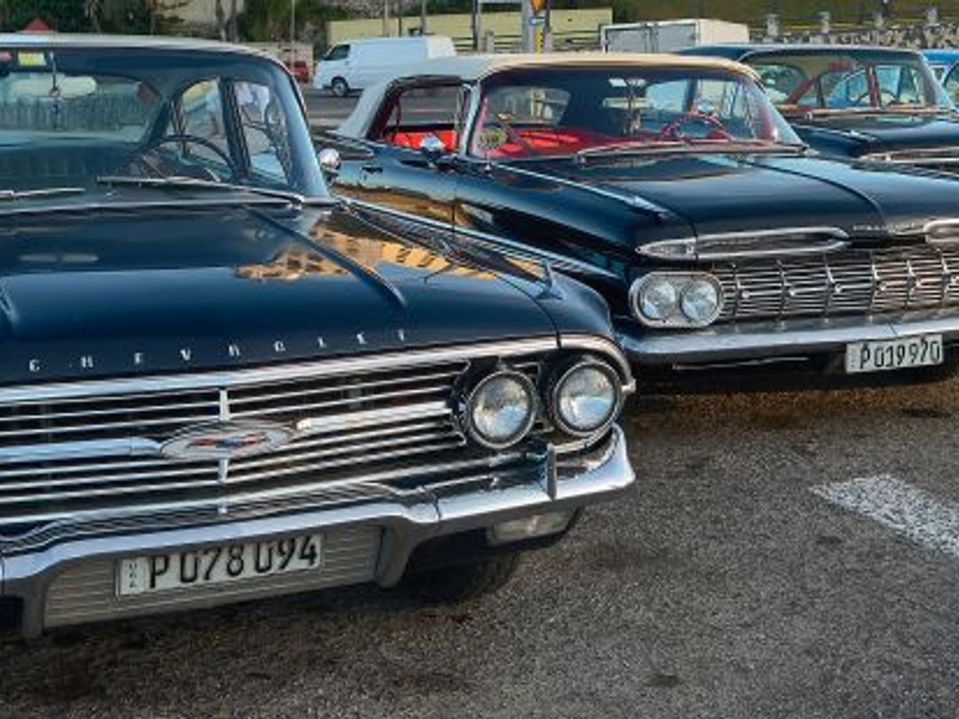“SOROA IN AMERICAN CLASSIC CARS (HARD TOP)" Private Tour, Havana, Cuba.