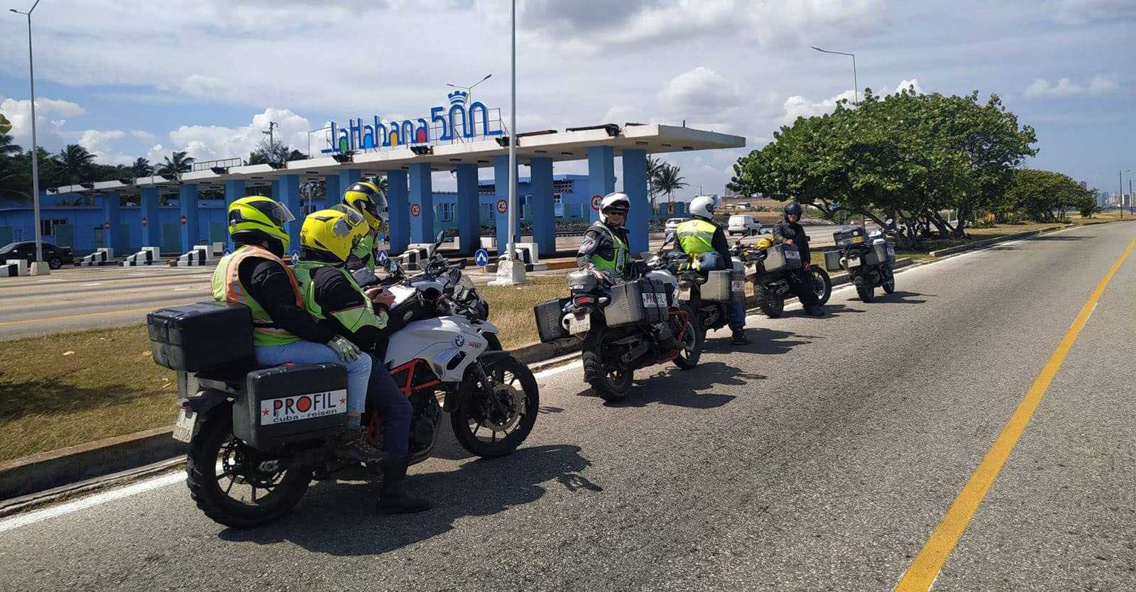 MOTORCYCLE TOUR ENDURO CENTRAL CUBA.