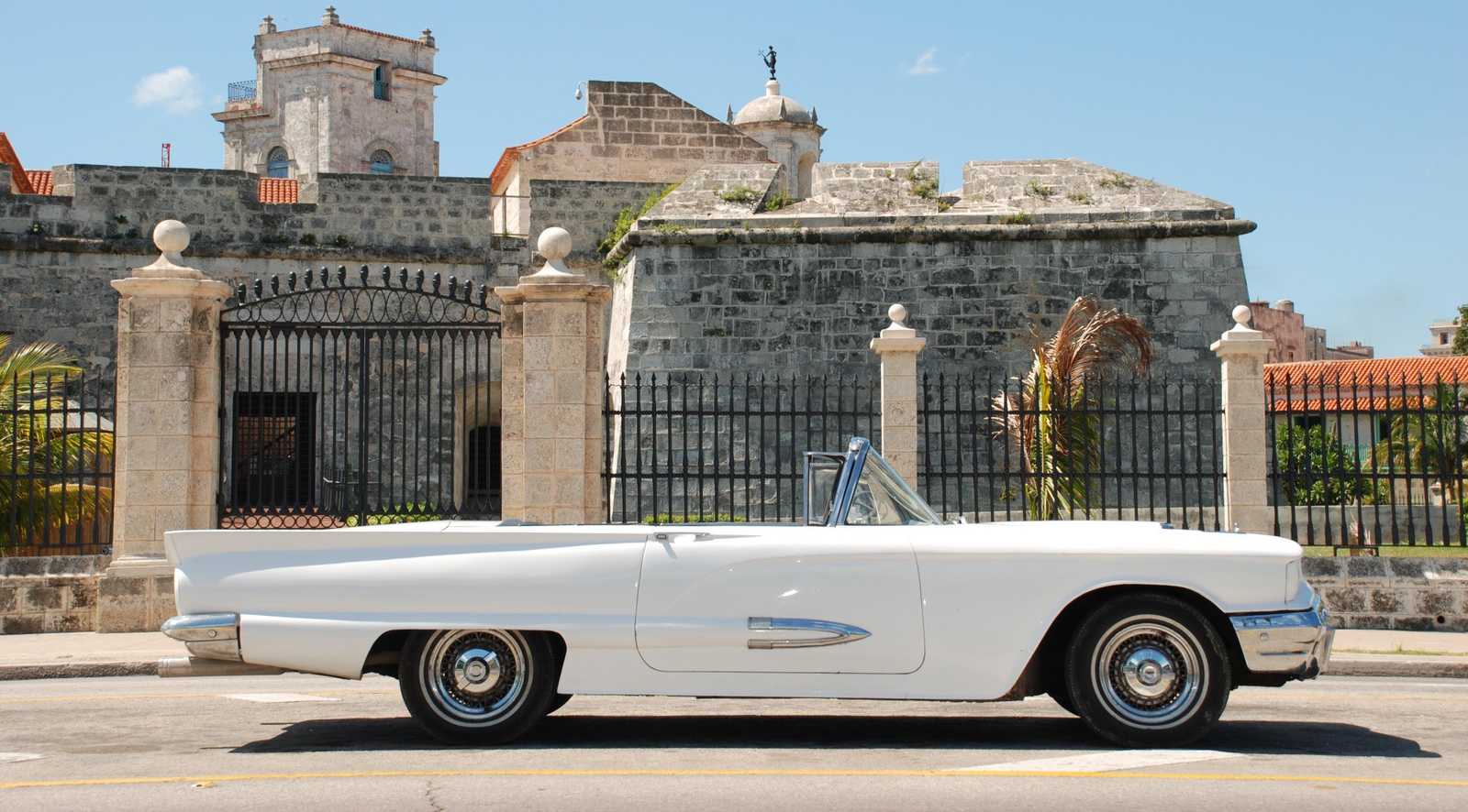 American classic cars in Havana old city