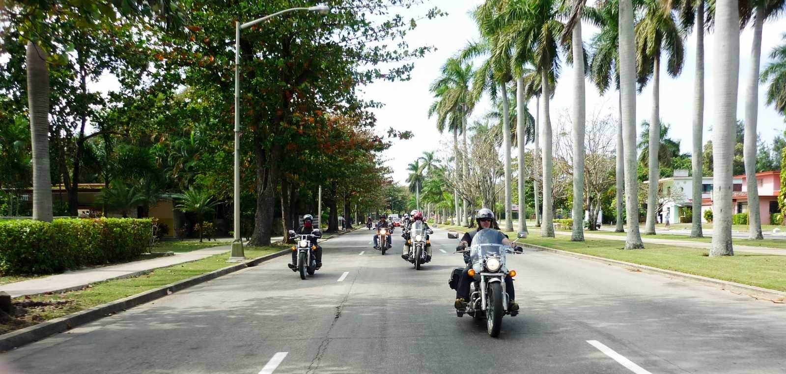 MOTORCYCLE TOUR FROM HAVANA TO PLAYAS DEL ESTE & VARADERO.
