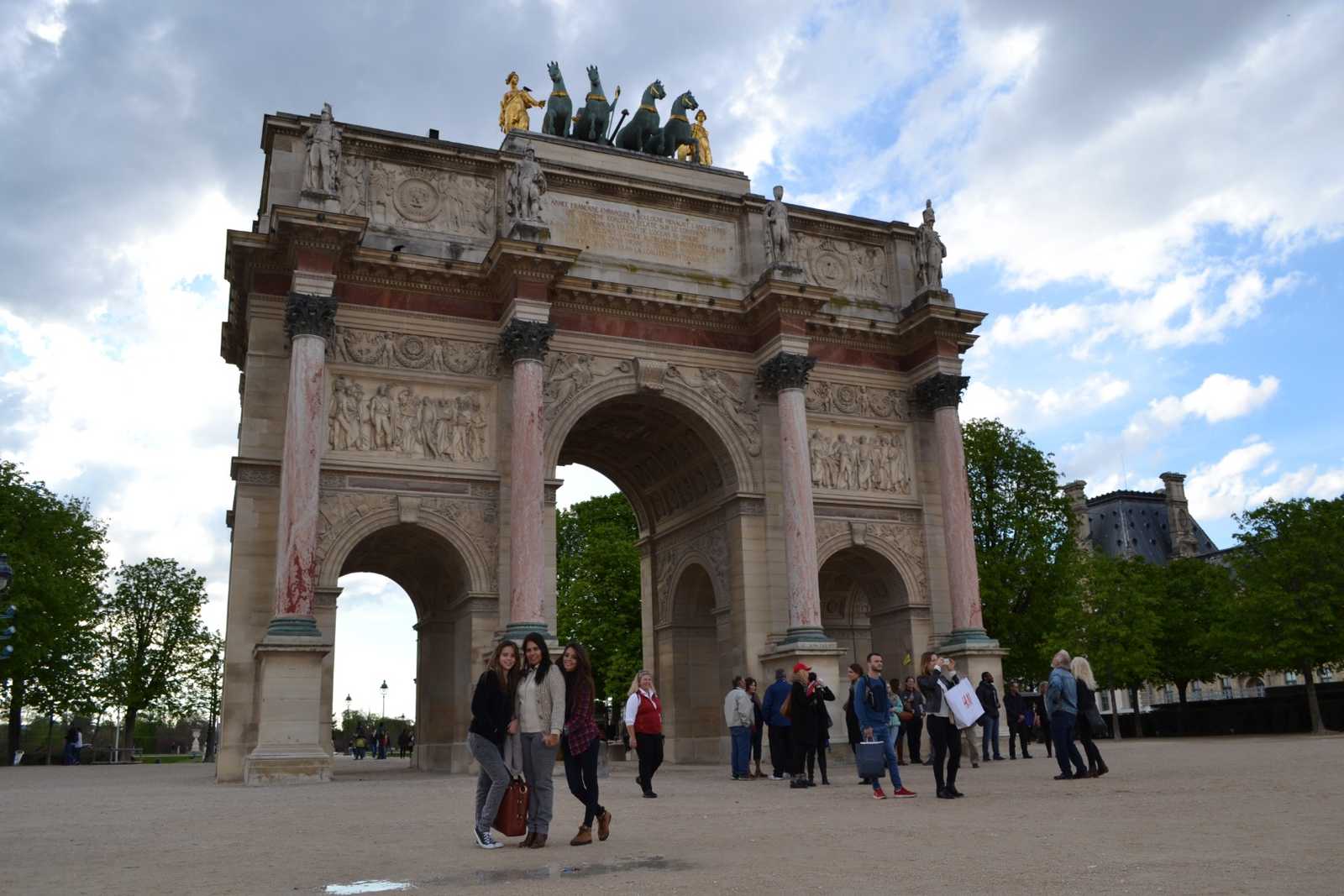 AMSTERDAM ET PARIS Group Tour.