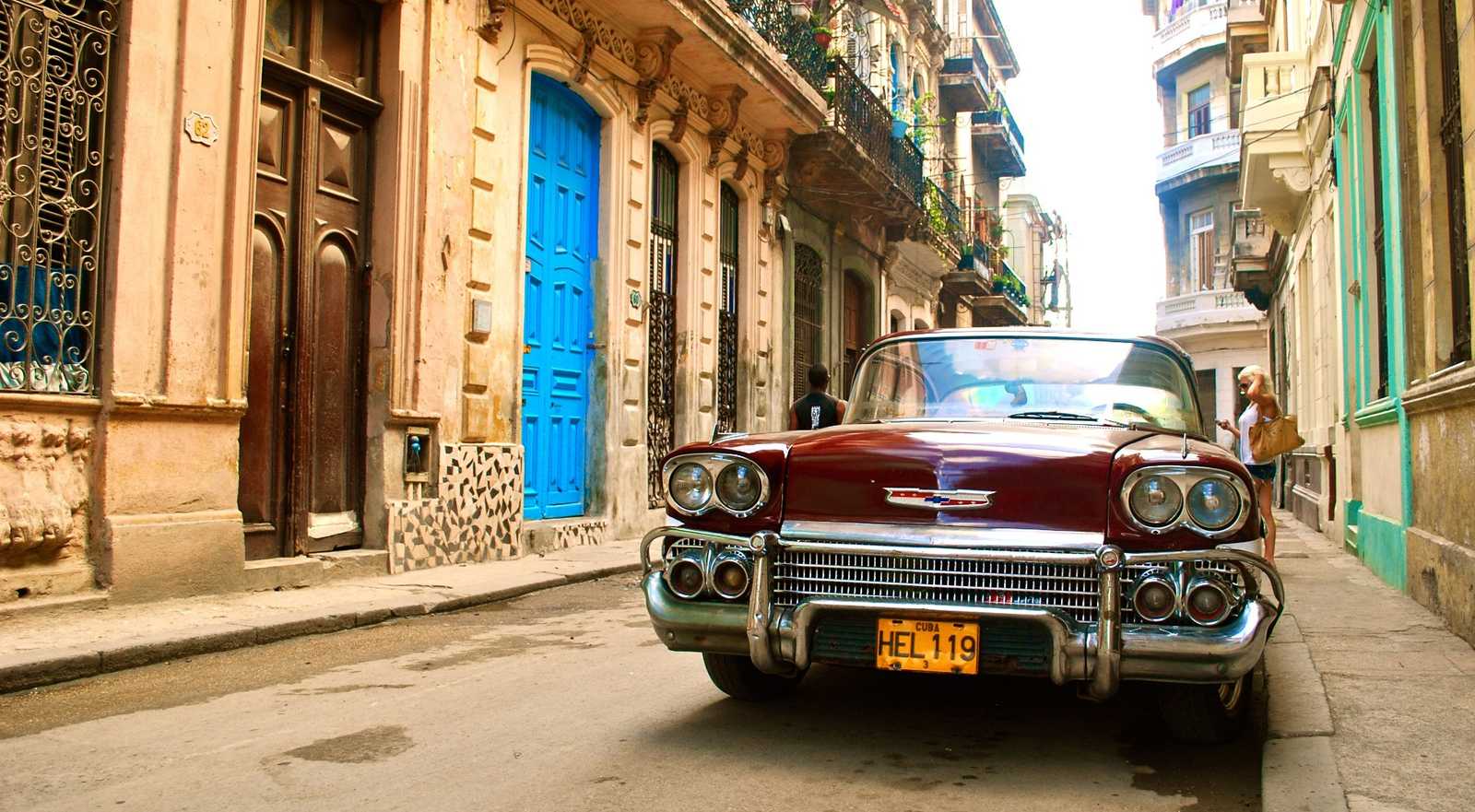 American classic cars in Havana old city