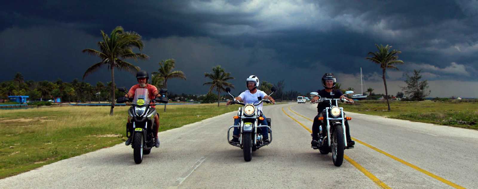 MOTORCYCLE CITY TOUR IN HAVANA (OPTION 2).