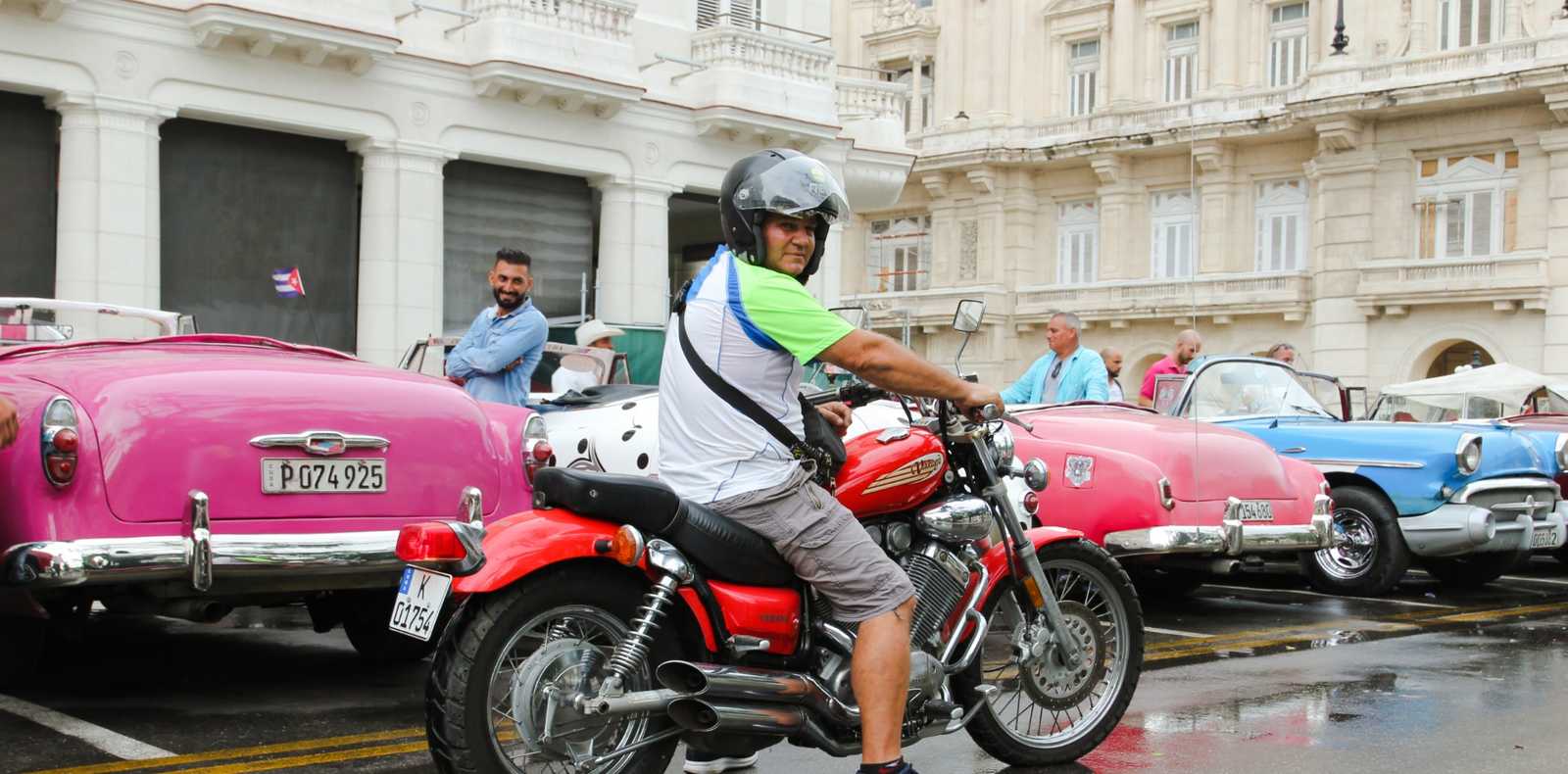 MOTORCYCLE CITY TOUR IN HAVANA (OPTION 3).