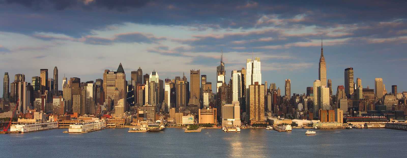 New York skyline panoramic view, NEW YORK, New York state, United States of America.