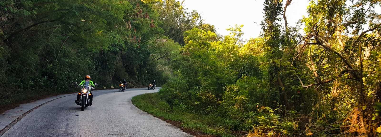 MOTORCYCLE TOUR FROM HAVANA TO CIENFUEGOS.