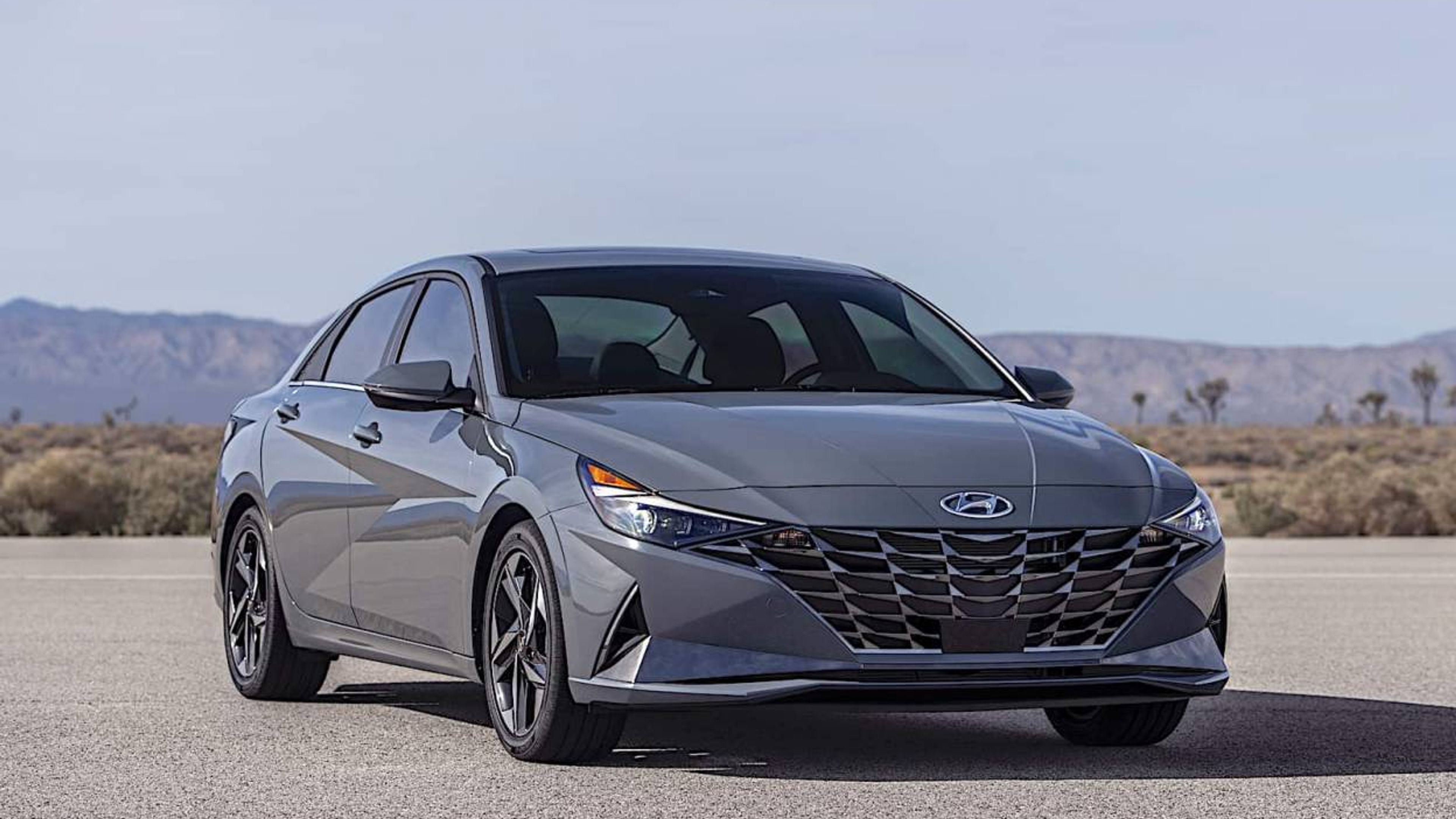 HYUNDAI ELANTRA (R - 001)