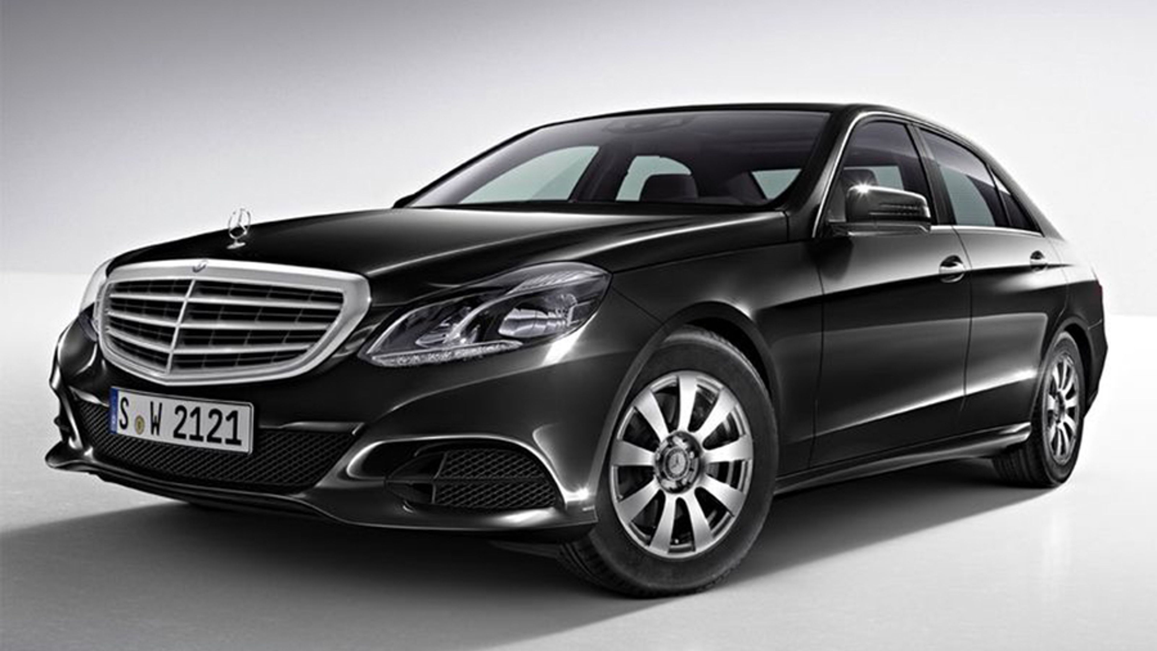 MERCEDES-BENZ E 200 (OR - 002)
