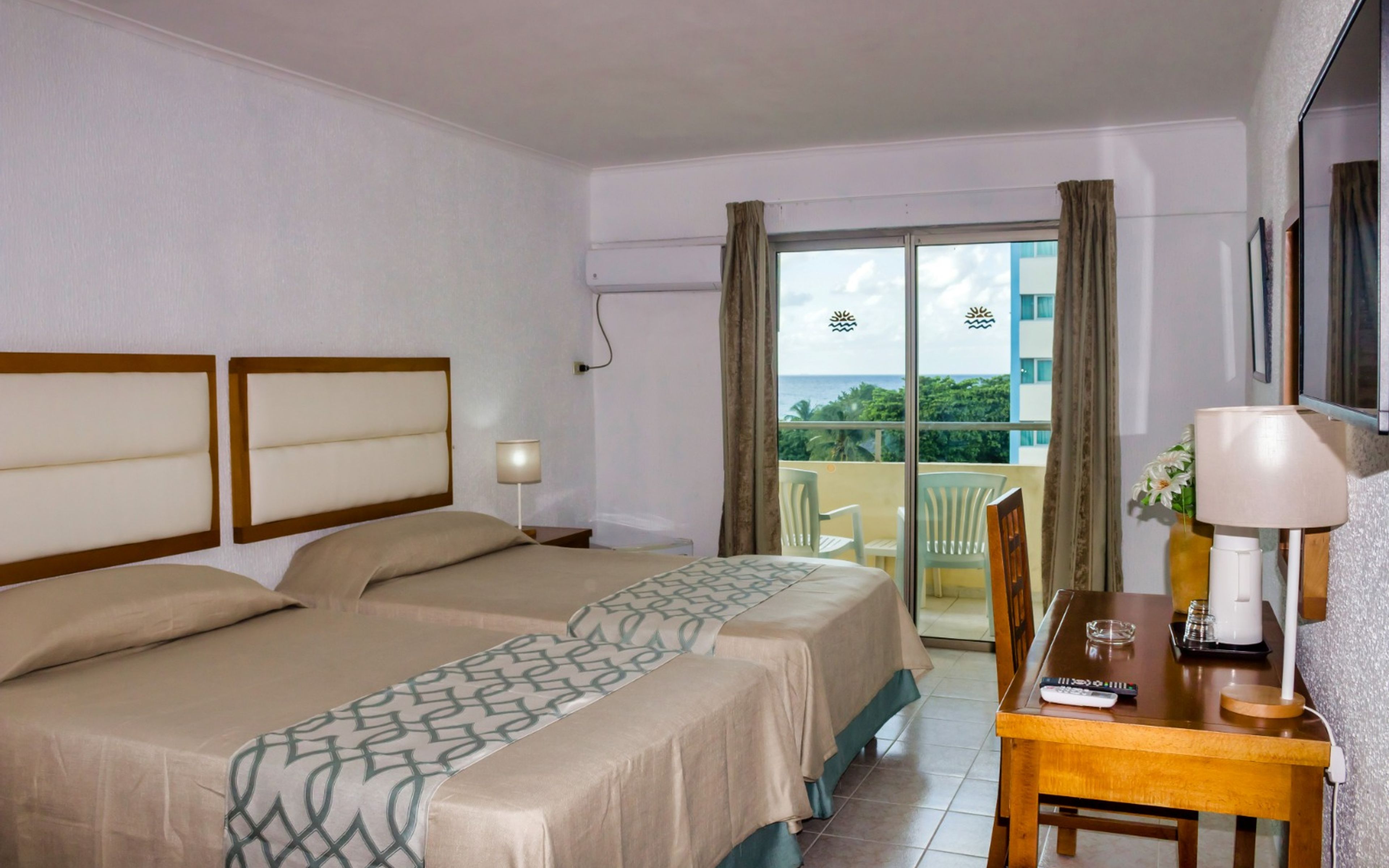 Chambre DOUBLE AVEC BALCON