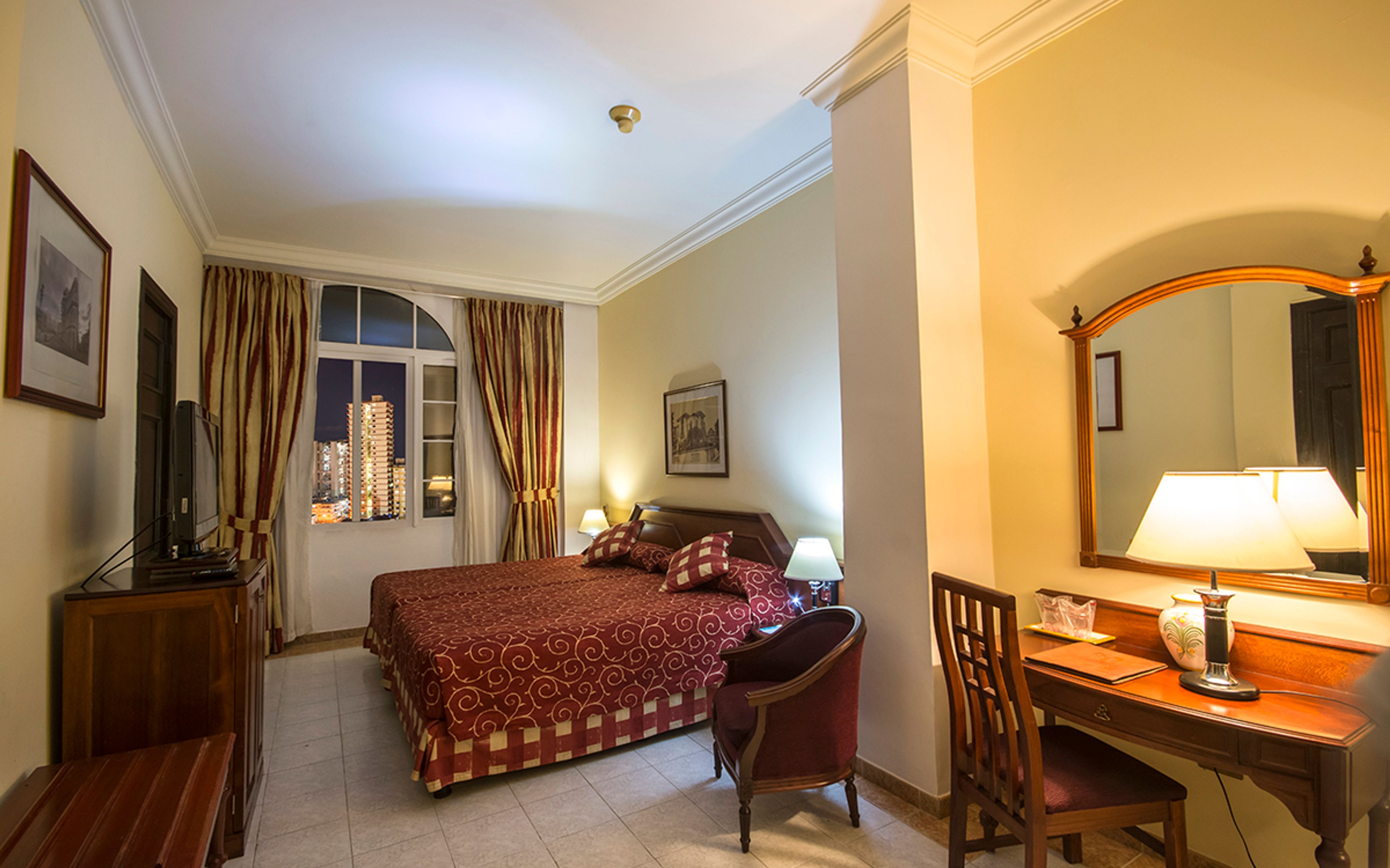 ROC PLUS ROOM