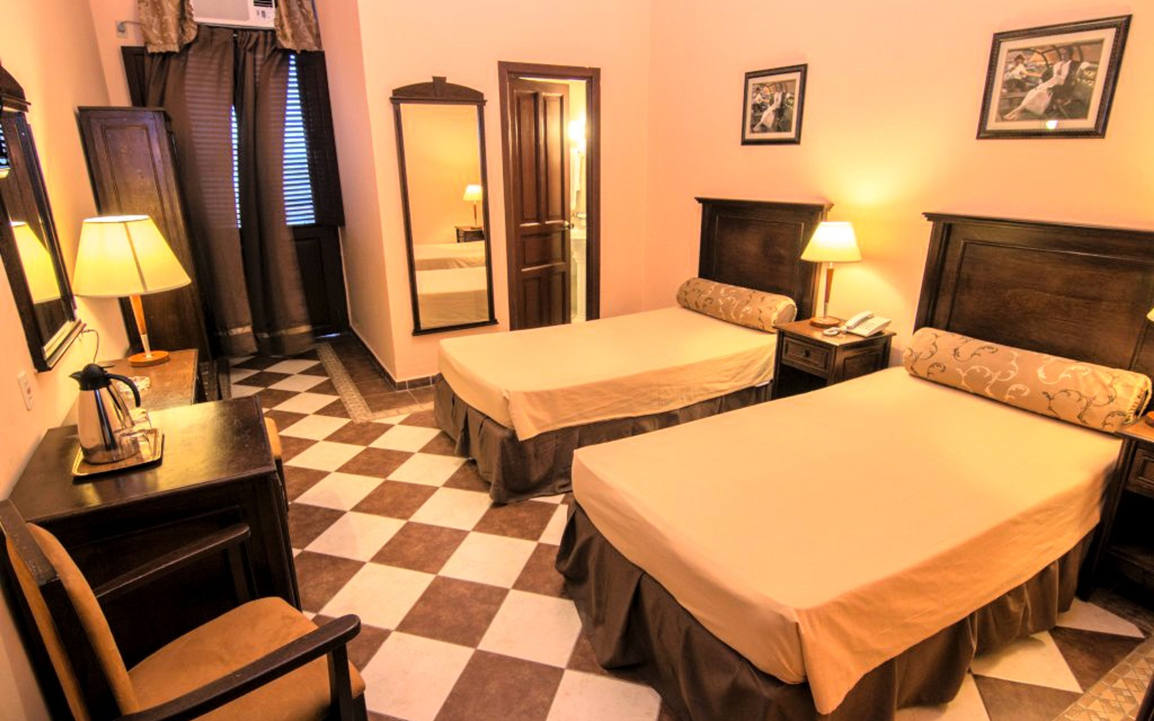 STANDARD Room