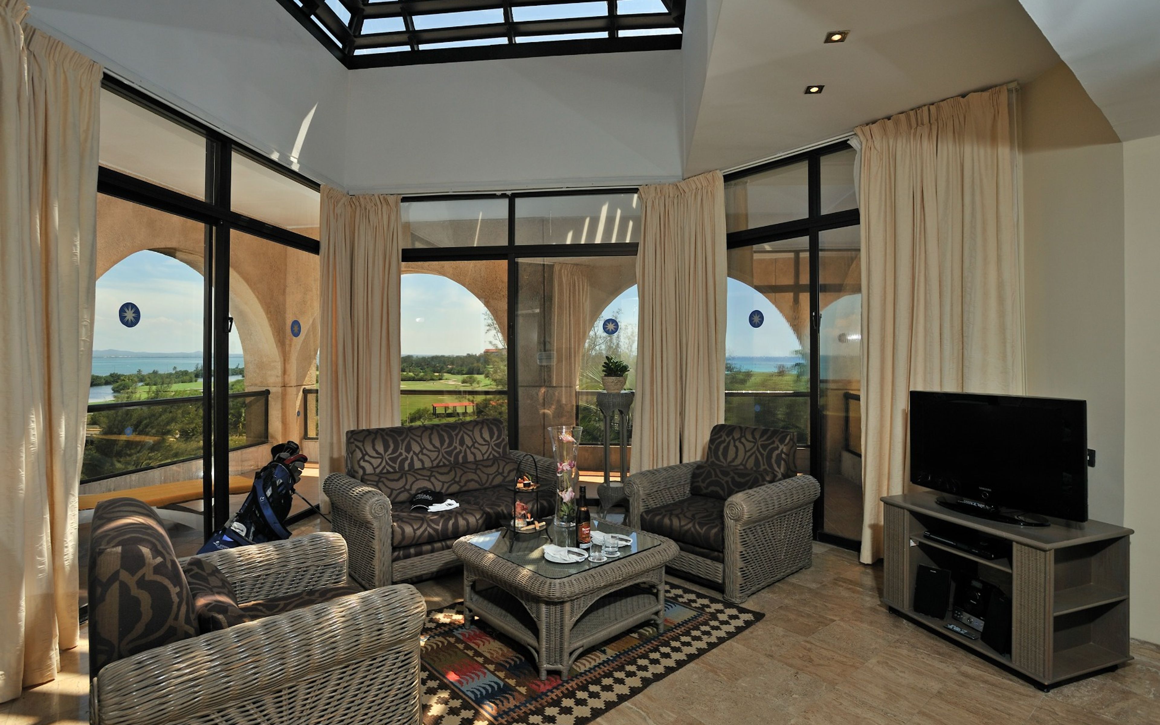 Chambre SUPÉRIEUR GRAND SUITE VUE GOLFV