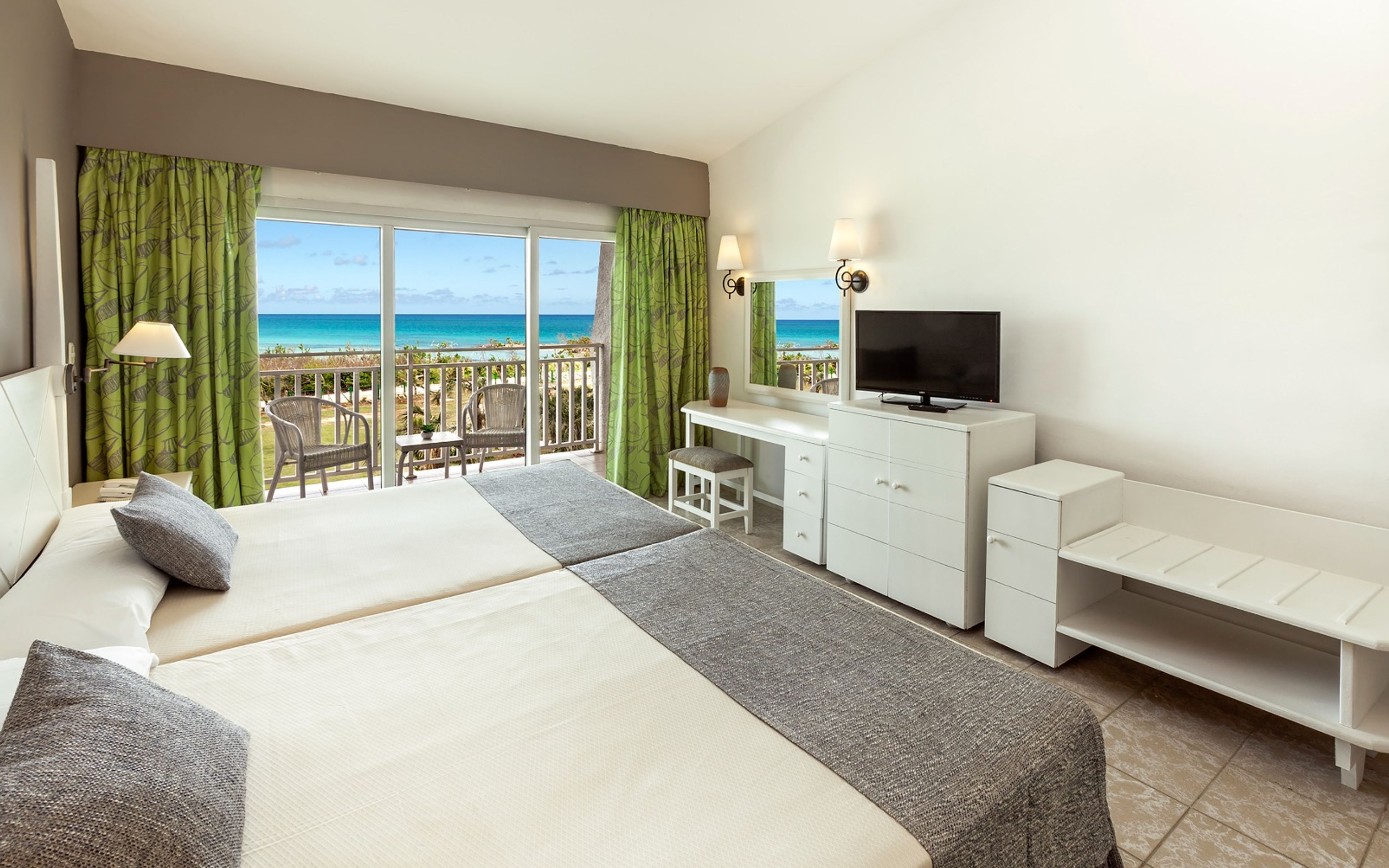 STANDARD SEA VIEW Room