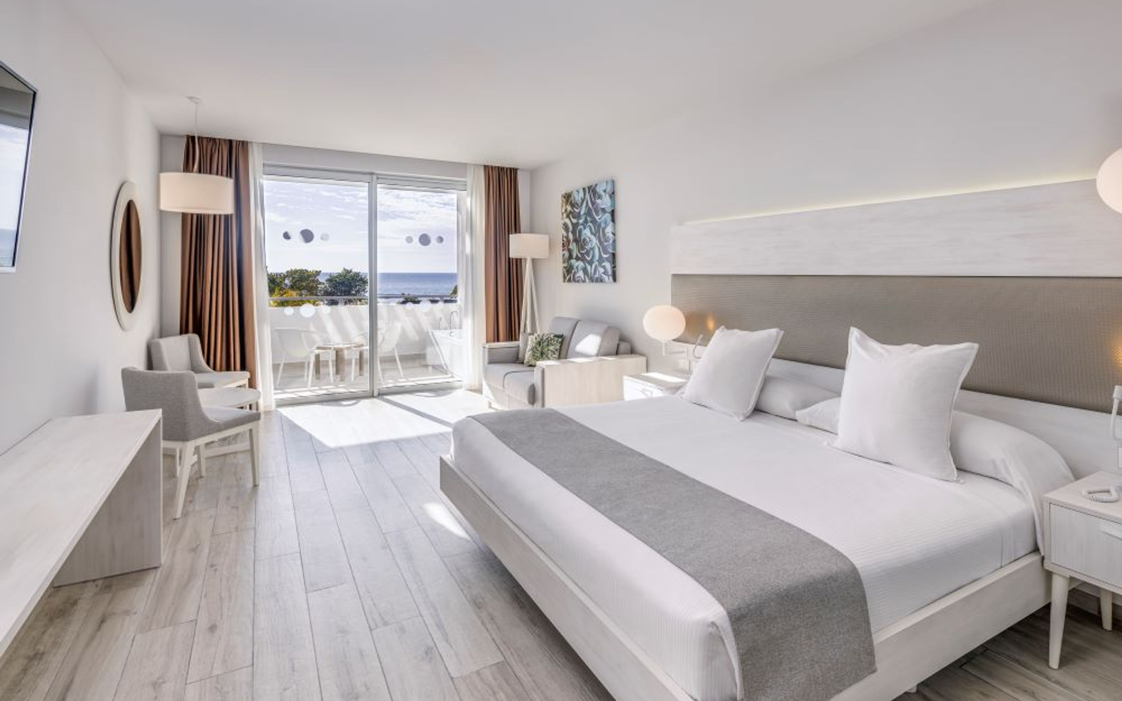 THE LEVEL GRAND PREMIUM SEA VIEW Room