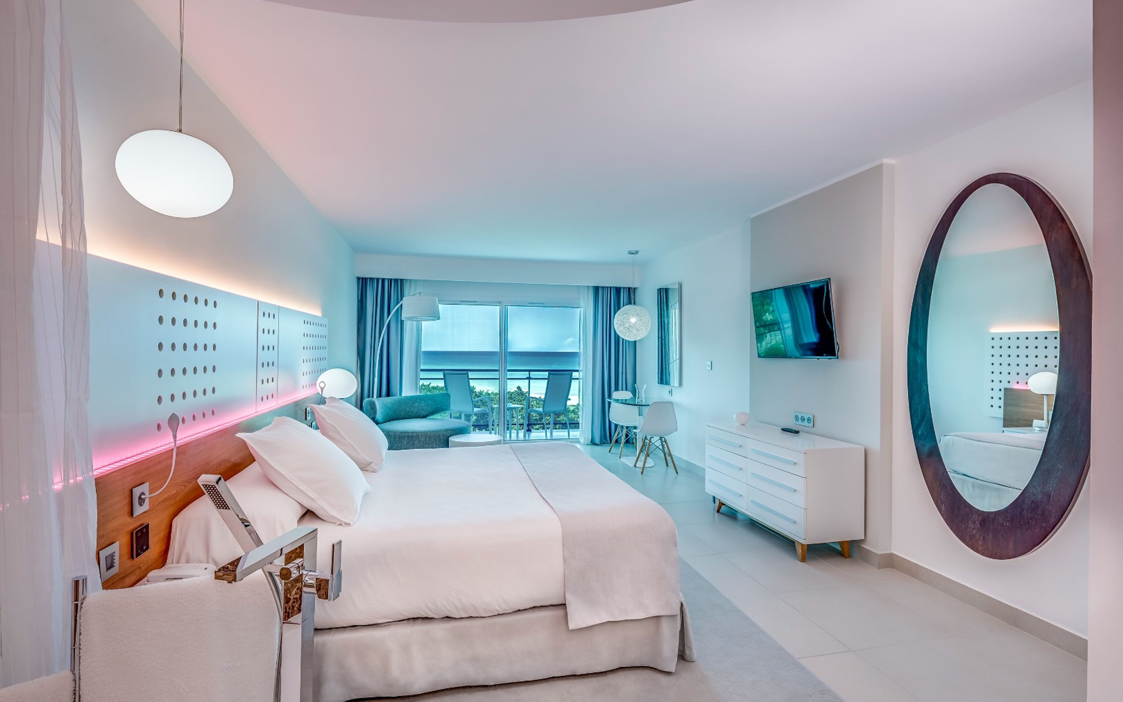 Chambre THE LEVEL ADDULTS SEULS JUNIOR SUITE VUE SUR MER