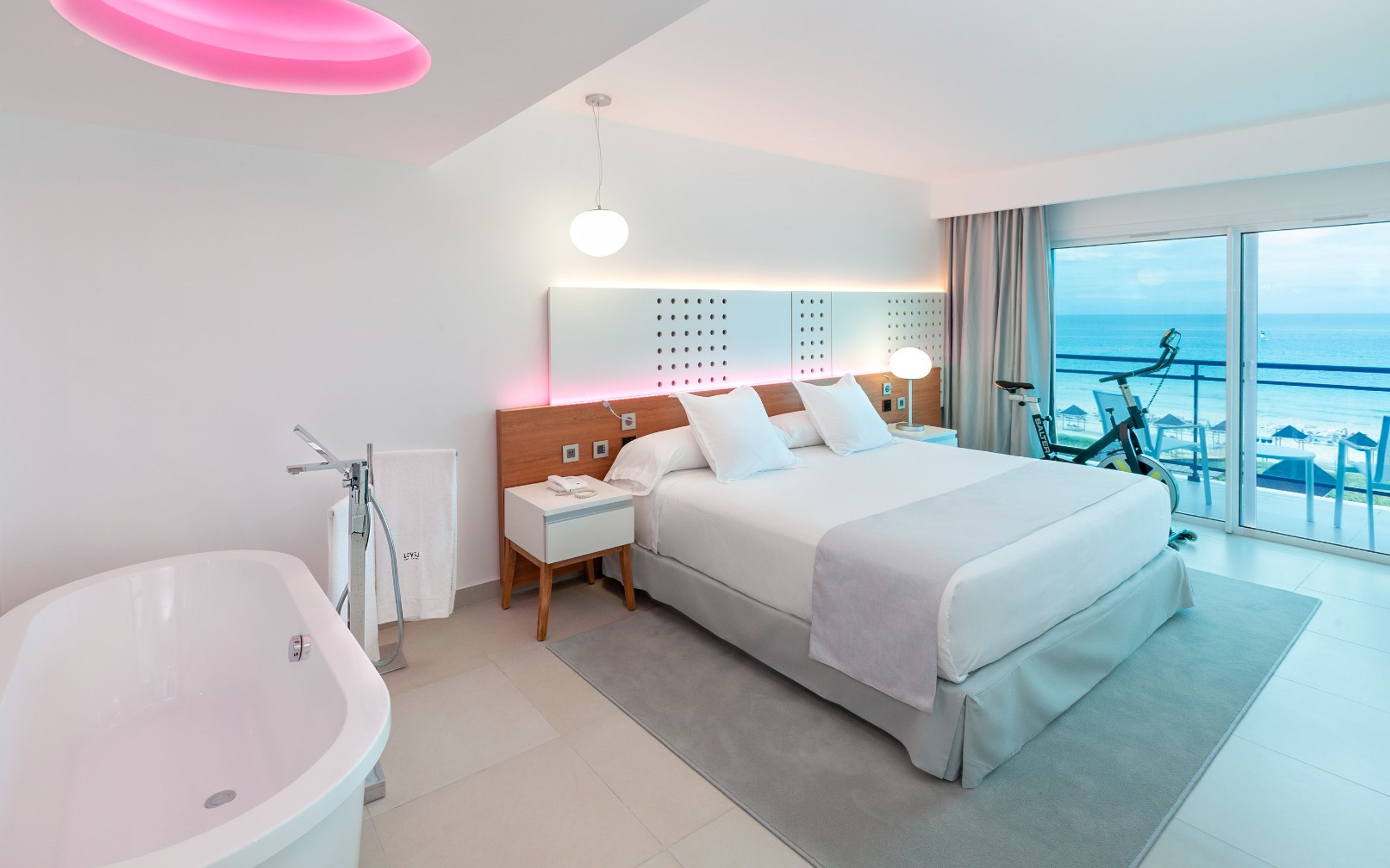 Chambre THE LEVEL ROYAL SUITE VUE SUR LA MER
