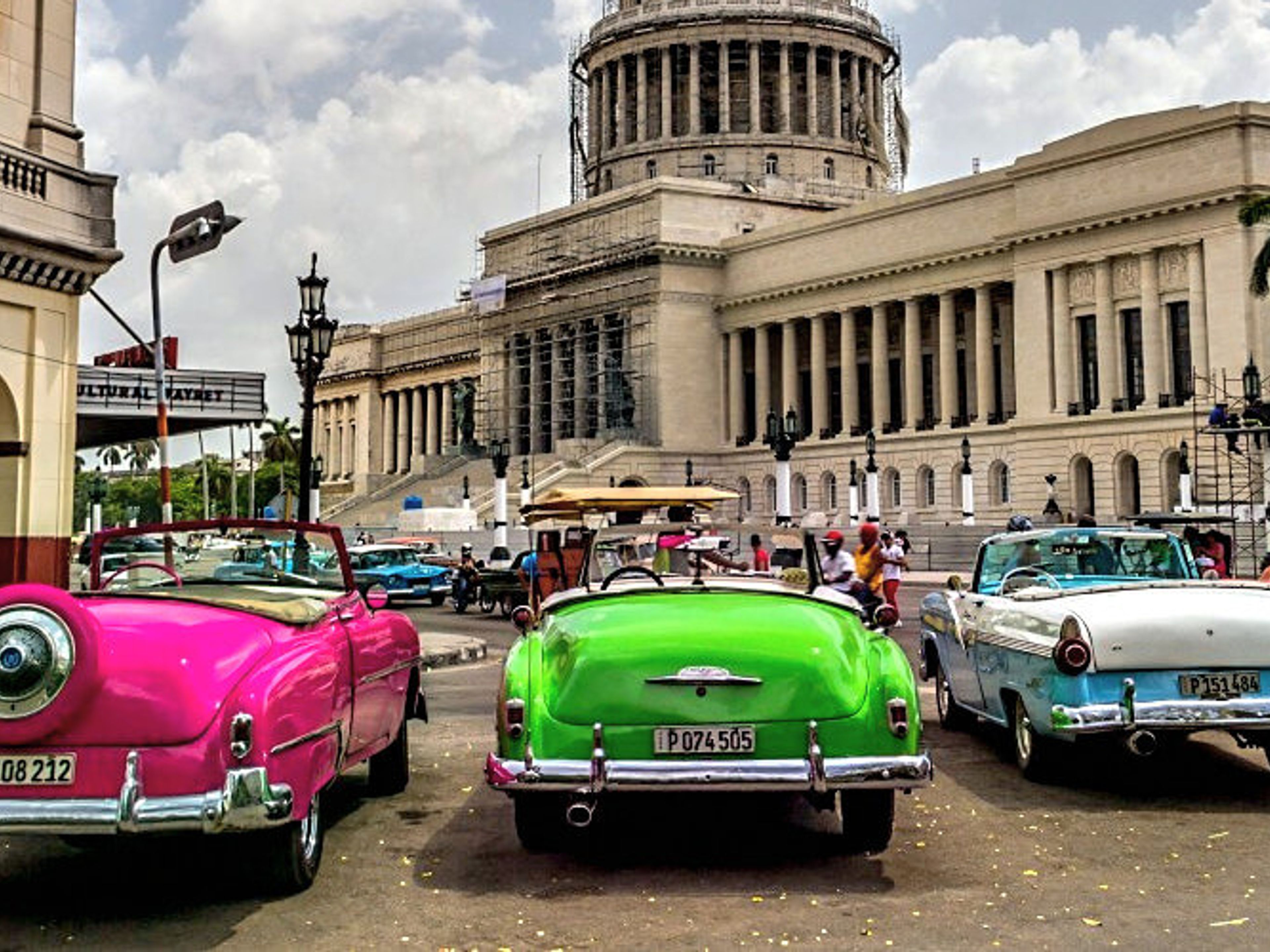 Classic car used on guided tours of Havana
