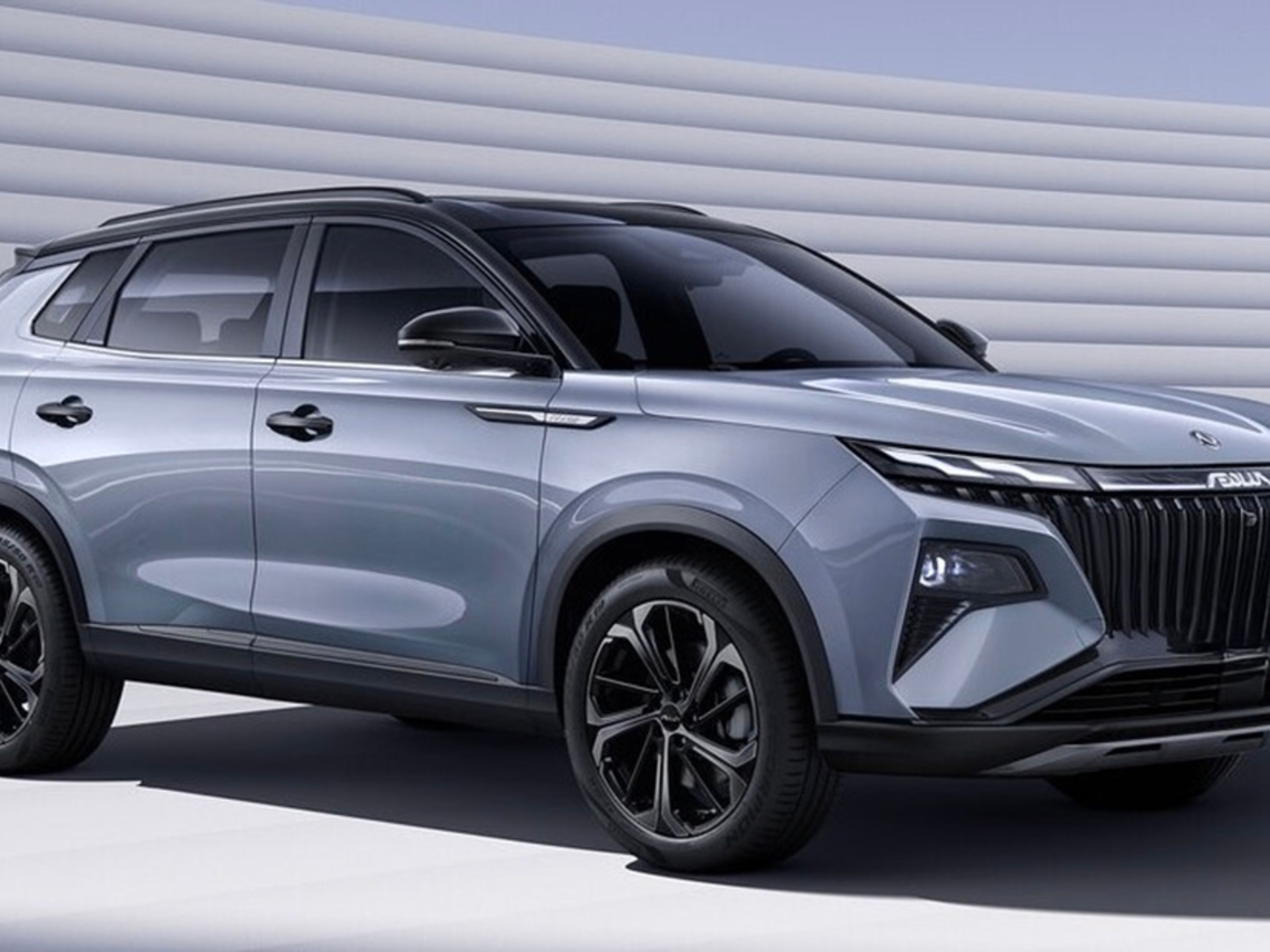 DONGFENG HUGE HIBRID (OR - 011)