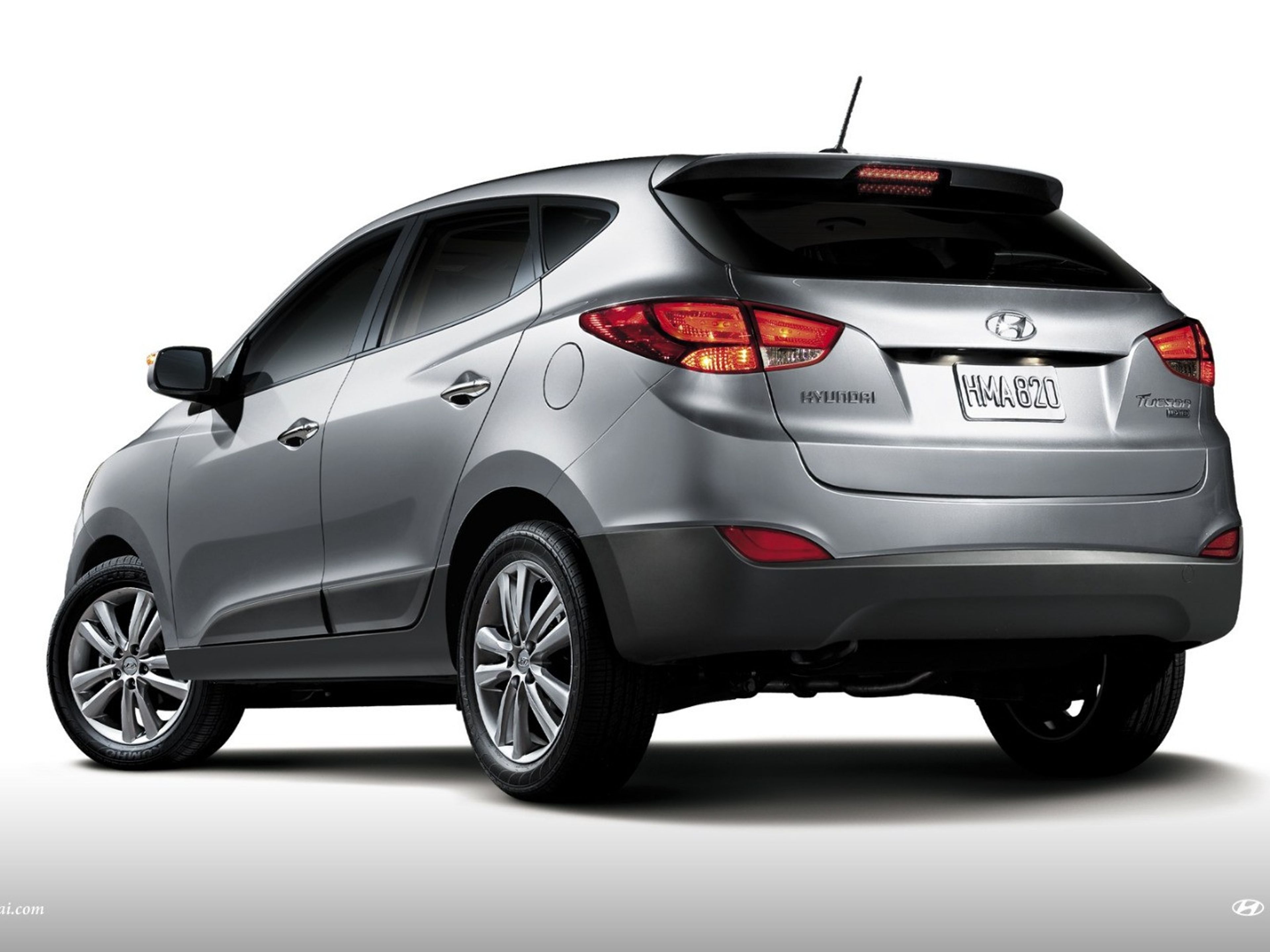 undefinedHYUNDAI TUCSON angular rear exterior view
