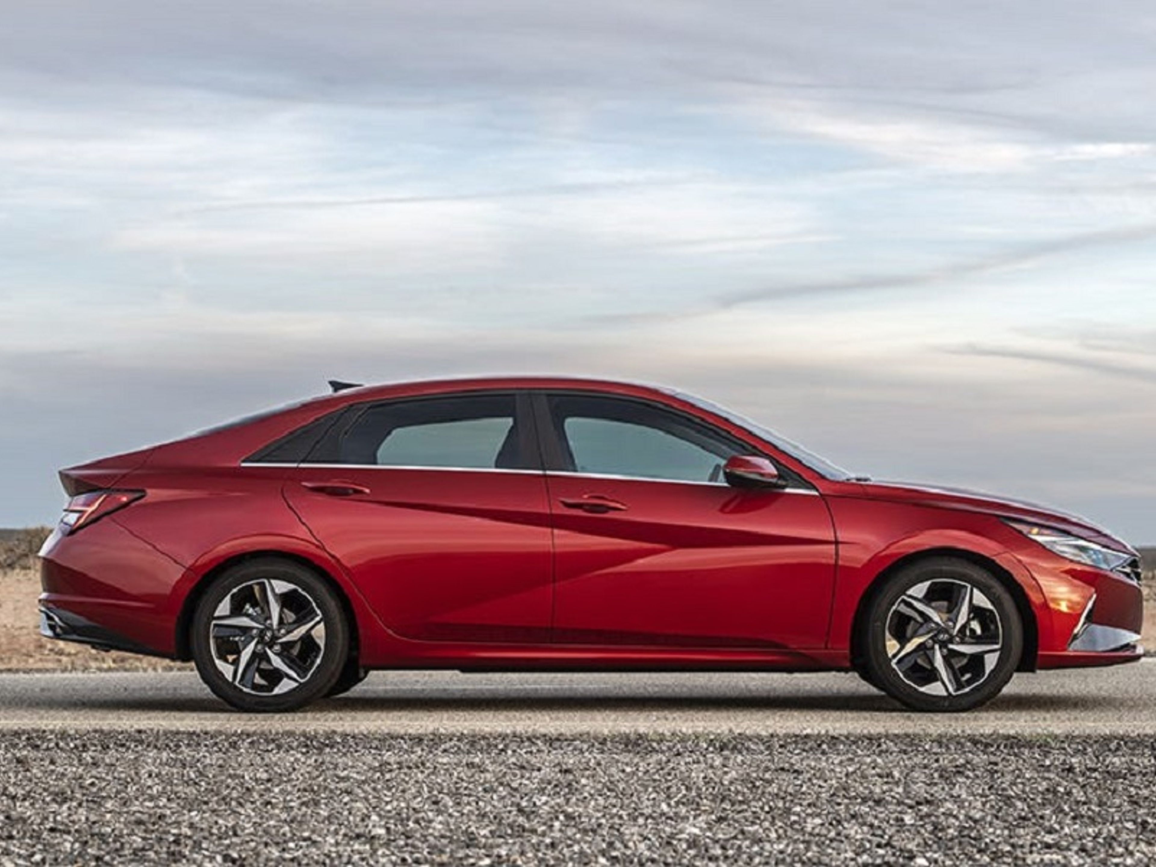 undefinedHYUNDAI ELANTRA side exterior view