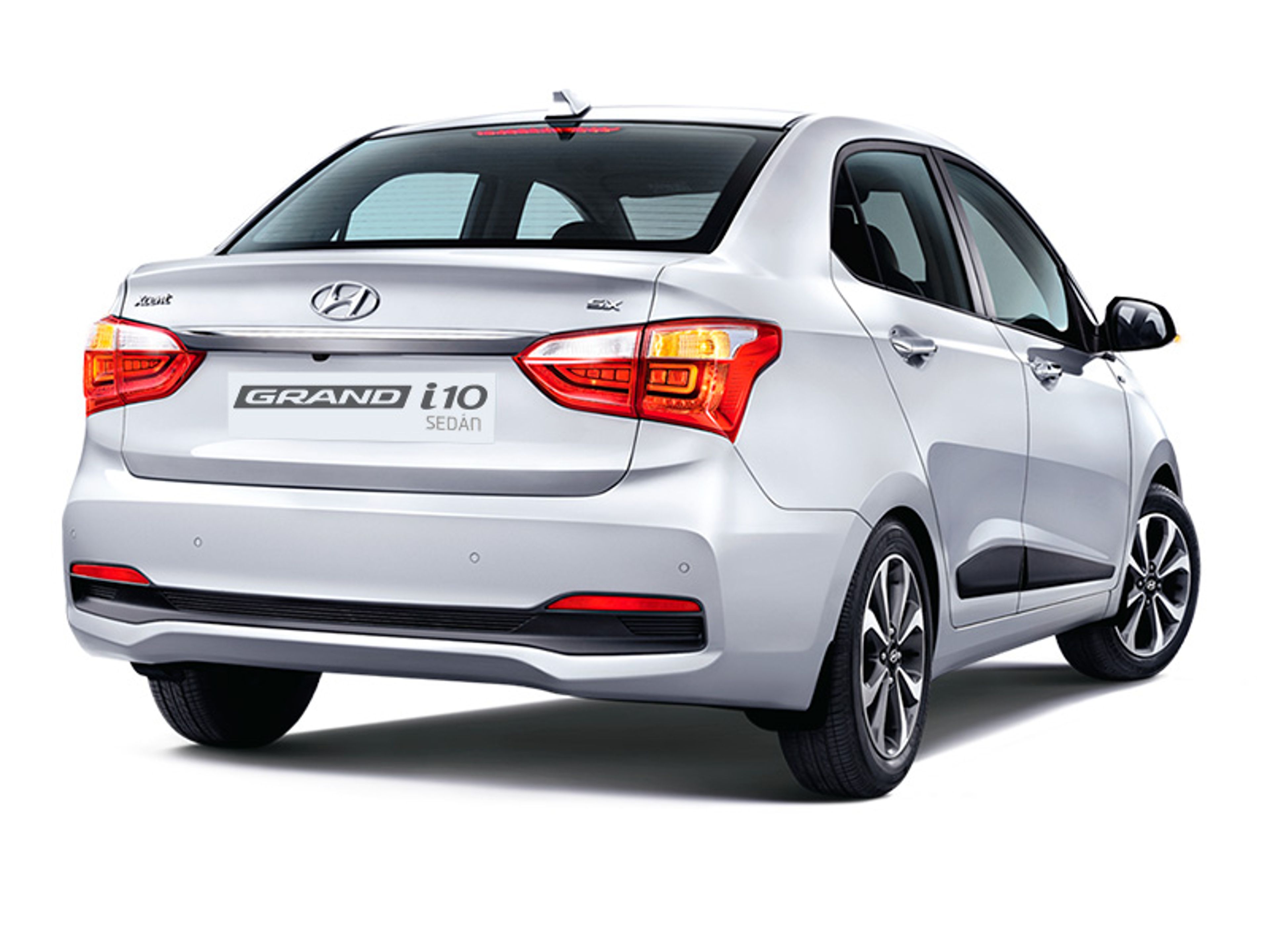 undefinedHYUNDAI GRAND I 10 angular rear exterior view