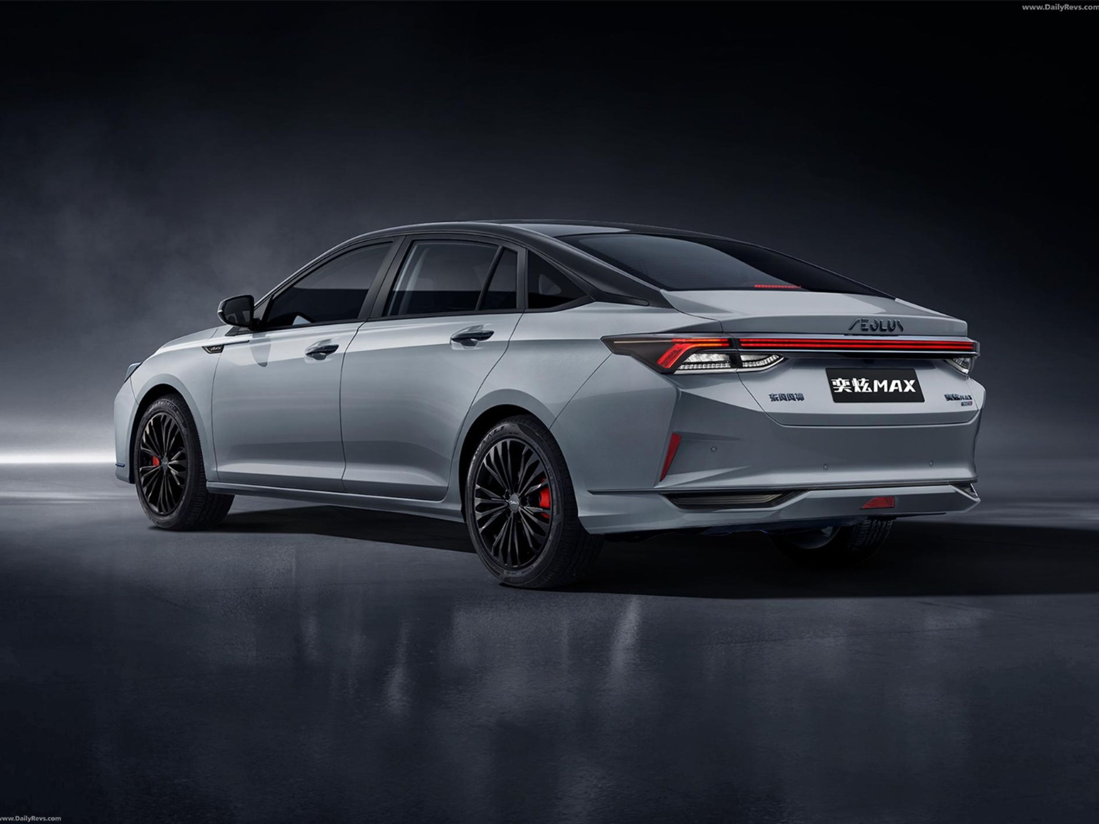 undefined - DONGFENG YIXUAN C65 angular rear exterior view