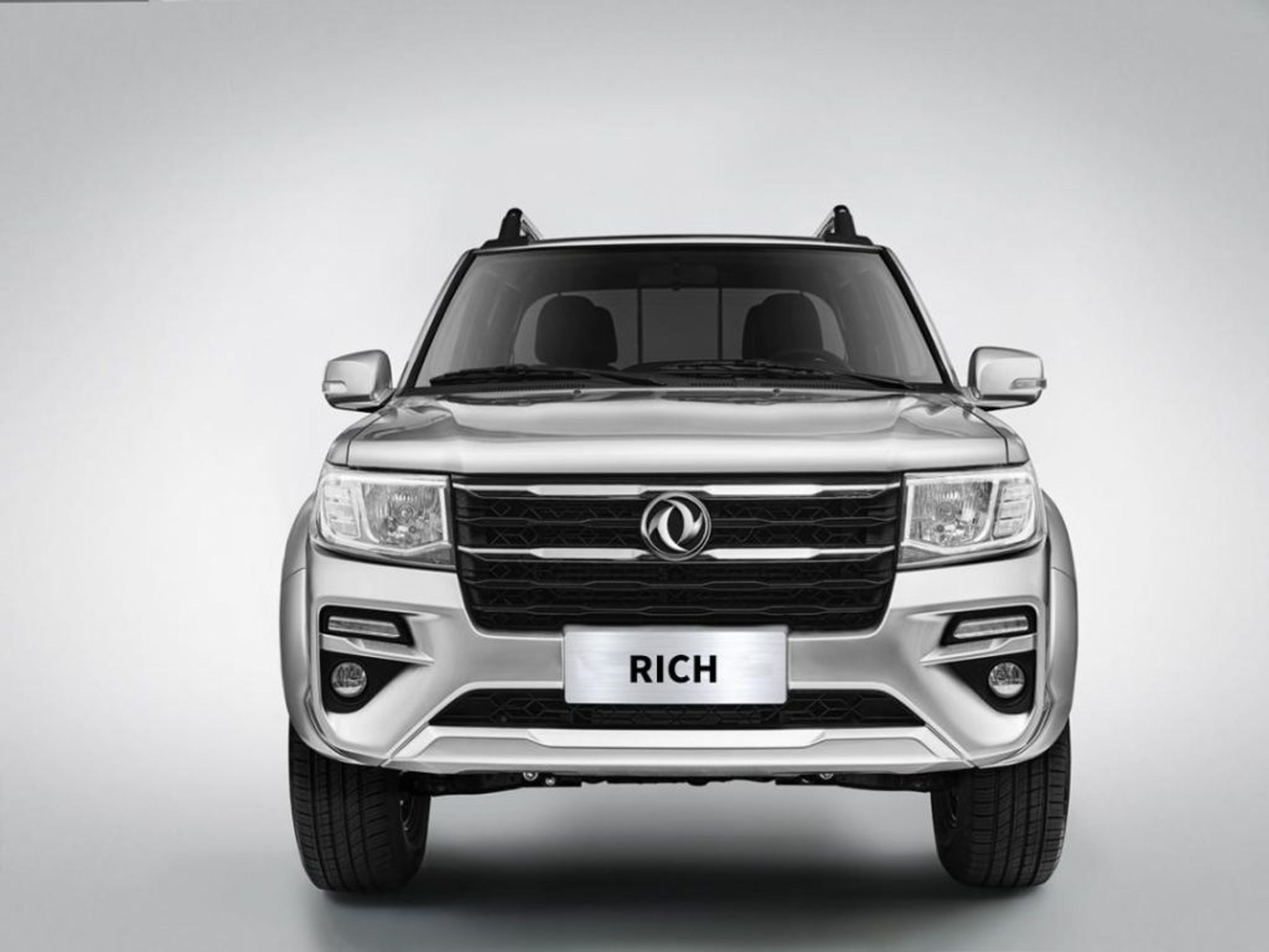 undefinedDONGFENG RICH 6 4 x 4 front exterior view