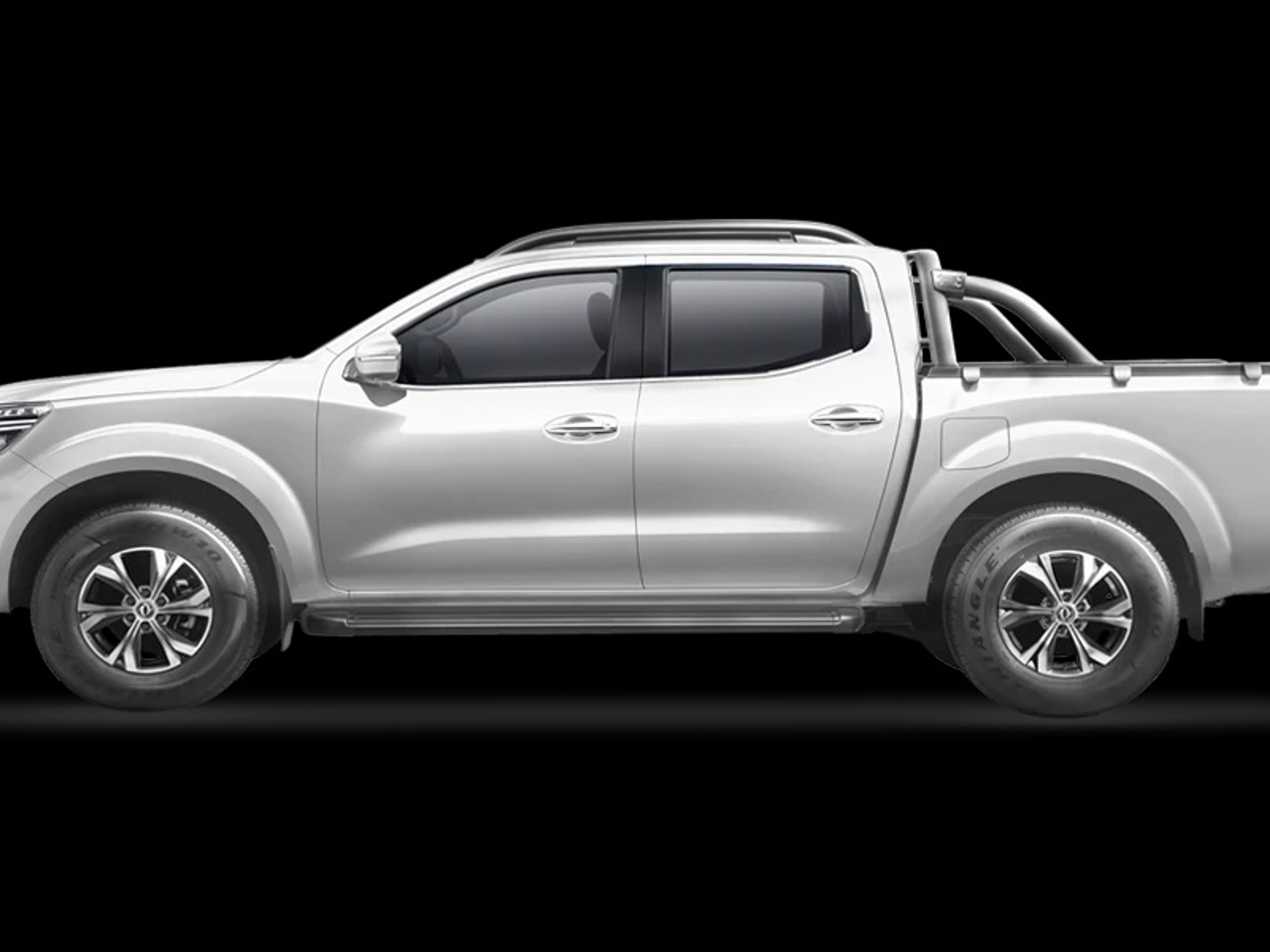 undefinedDONGFENG RICH 6 4 x 4 side exterior view