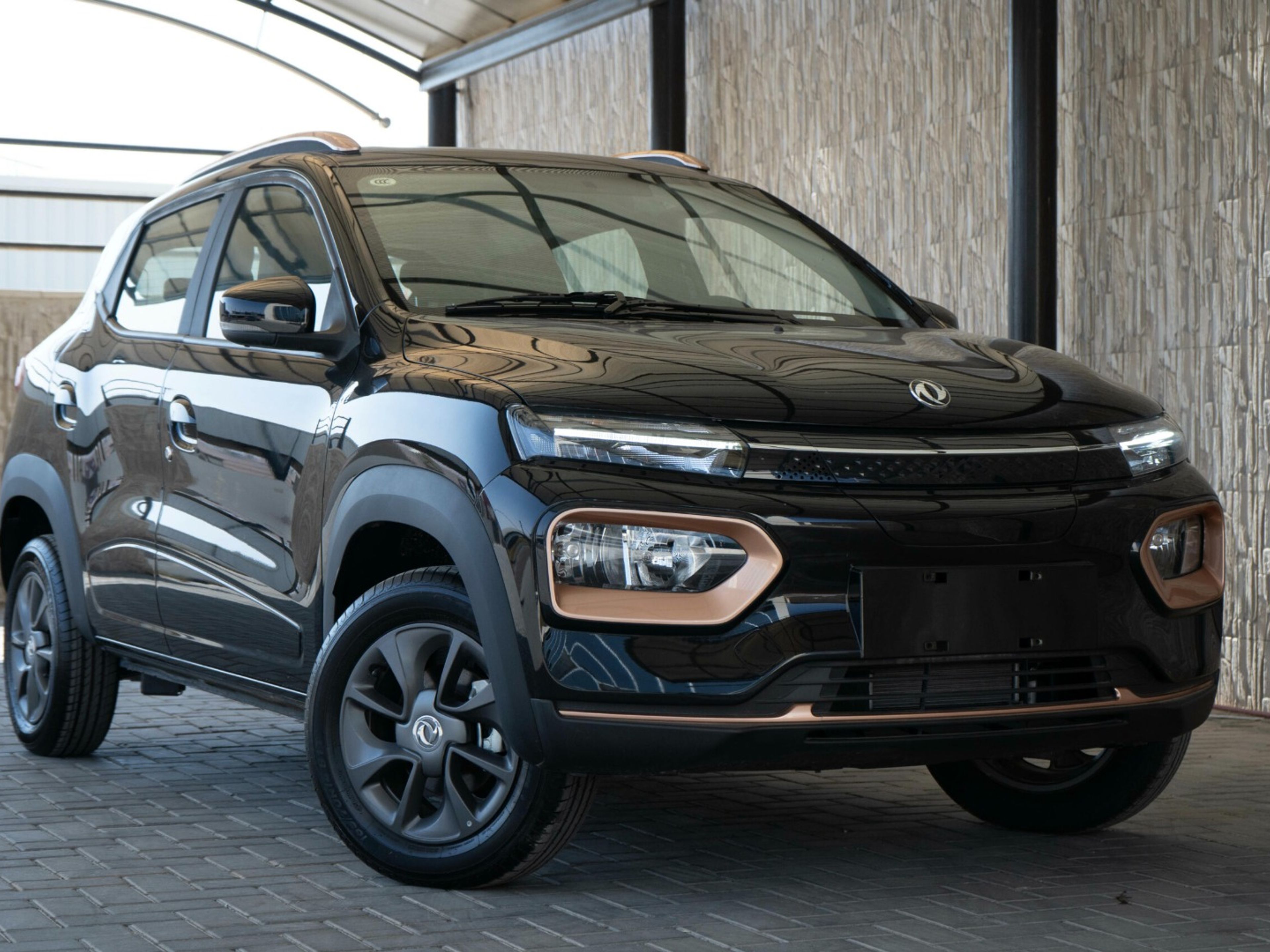 undefinedDONGFENG EX 1 angular front exterior view