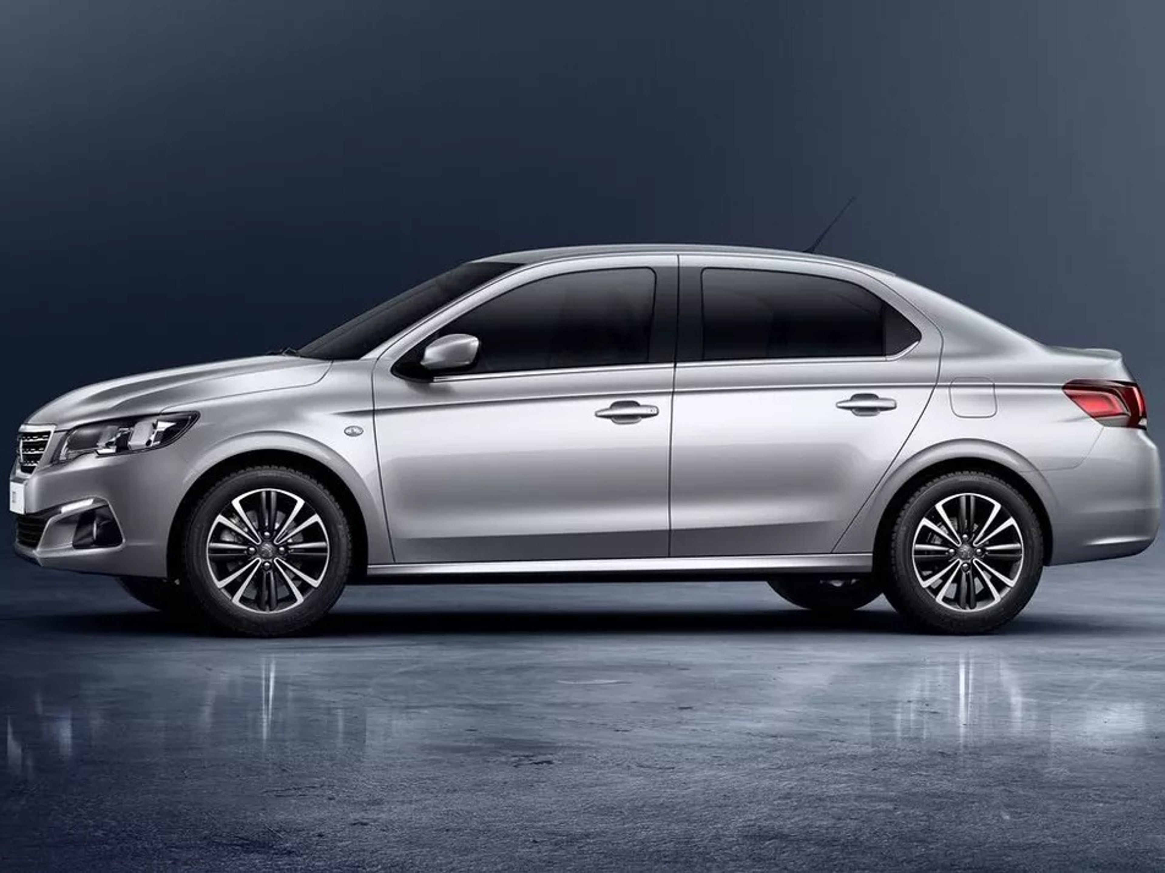 undefinedPEUGEOT 301 side exterior view