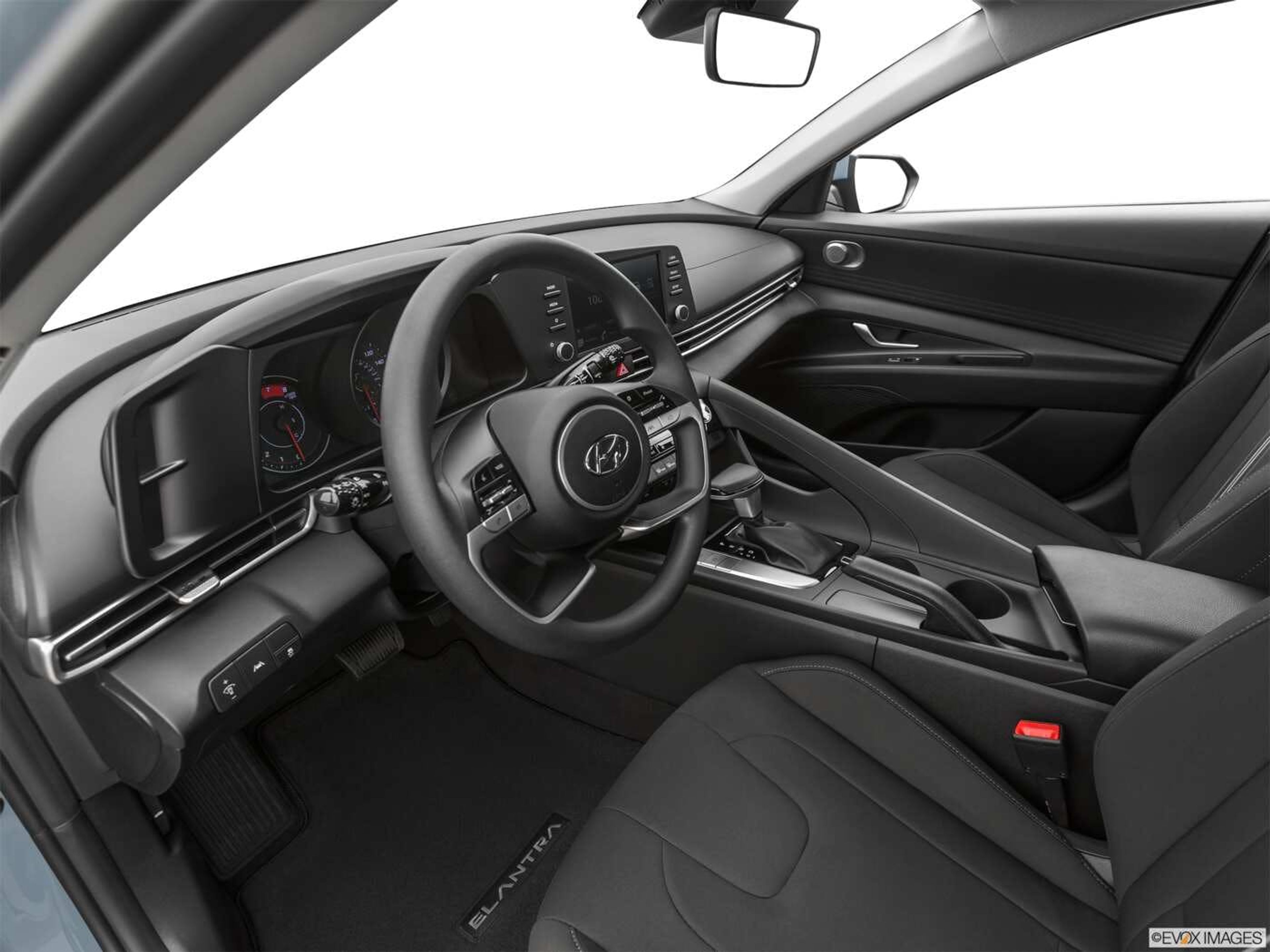 undefinedHYUNDAI ELANTRA interior view