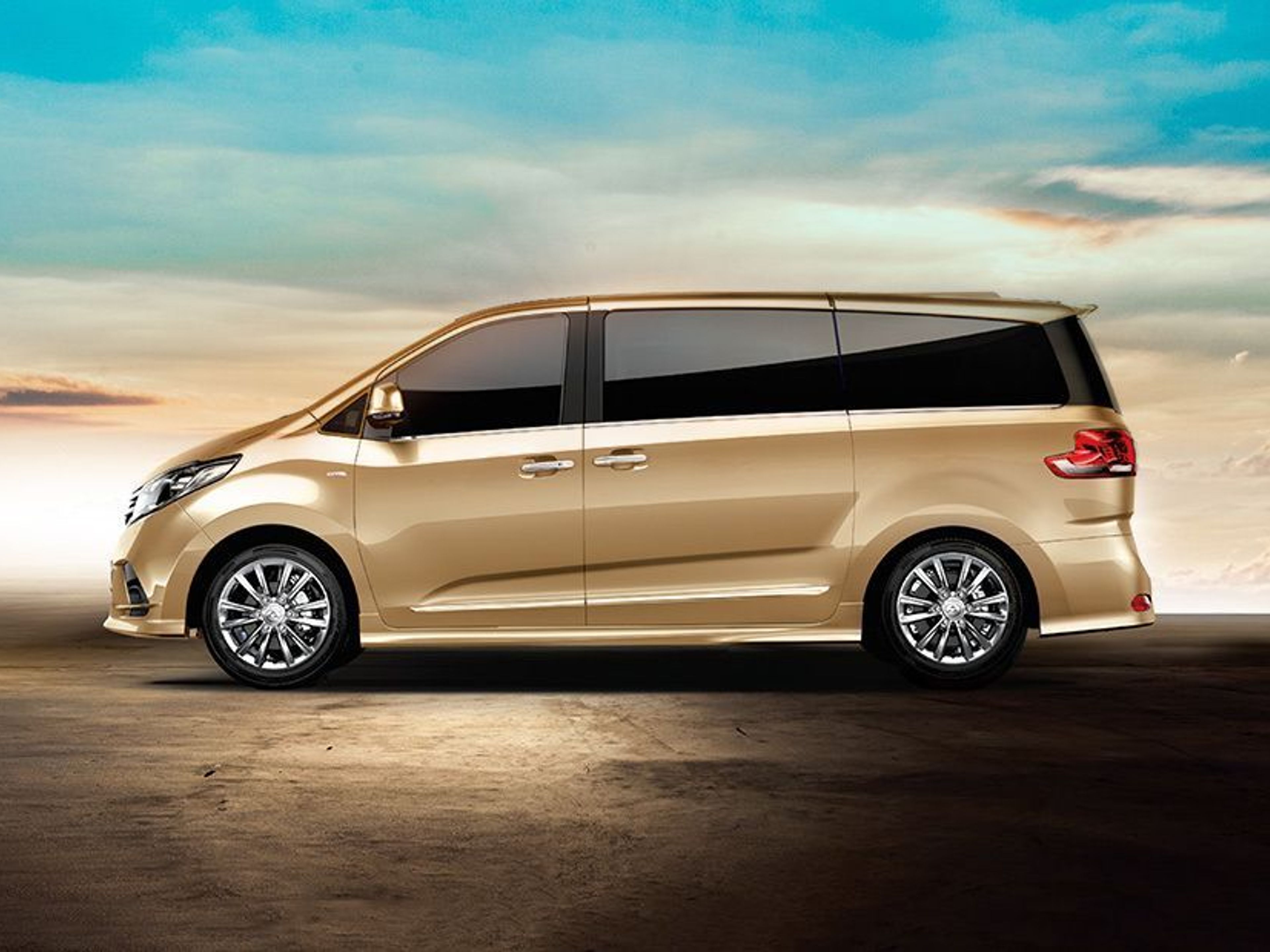 undefinedMAXUS G 10 side exterior view