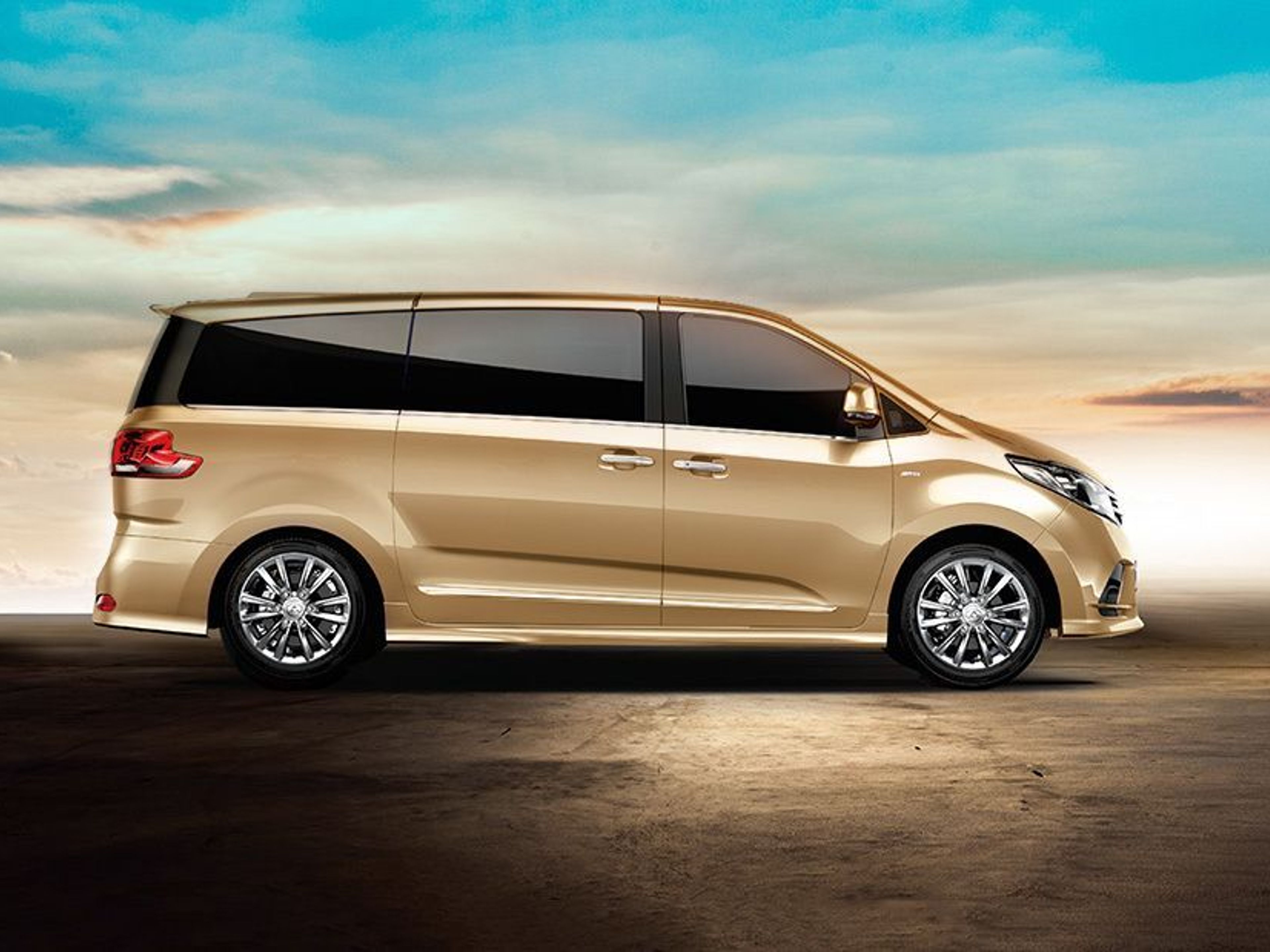undefinedMAXUS G 10 side exterior view